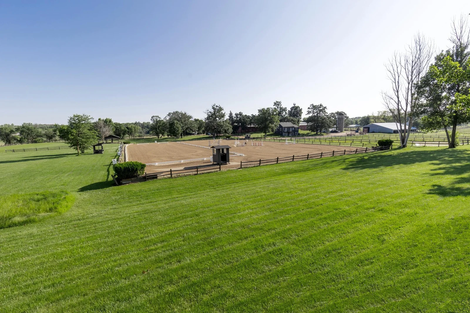 Sand/Dressage Ring: 165' x 250'