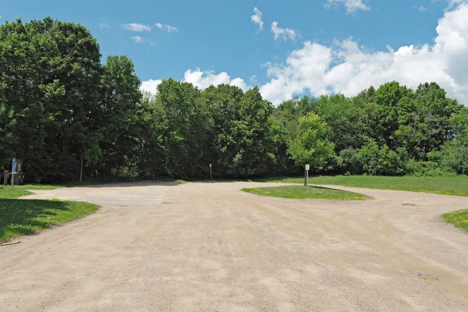 Trailer and car parking for access to Baker Park trails
