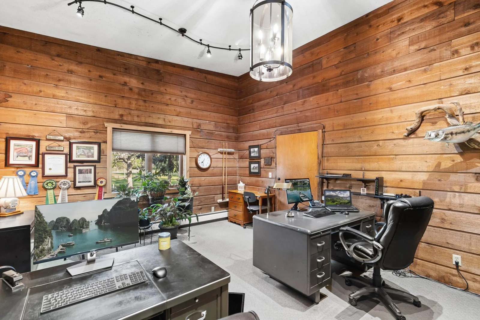 Barn Office (14' x 19')