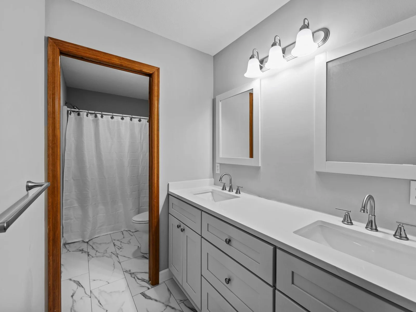 53-web-or-mls-2425 Peace Cir-233.jpg