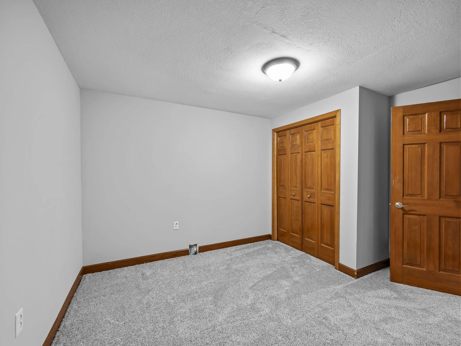 43-web-or-mls-2425 Peace Cir-198.jpg