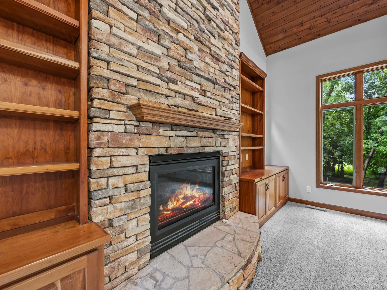 19-web-or-mls-2425 Peace Cir-105.jpg