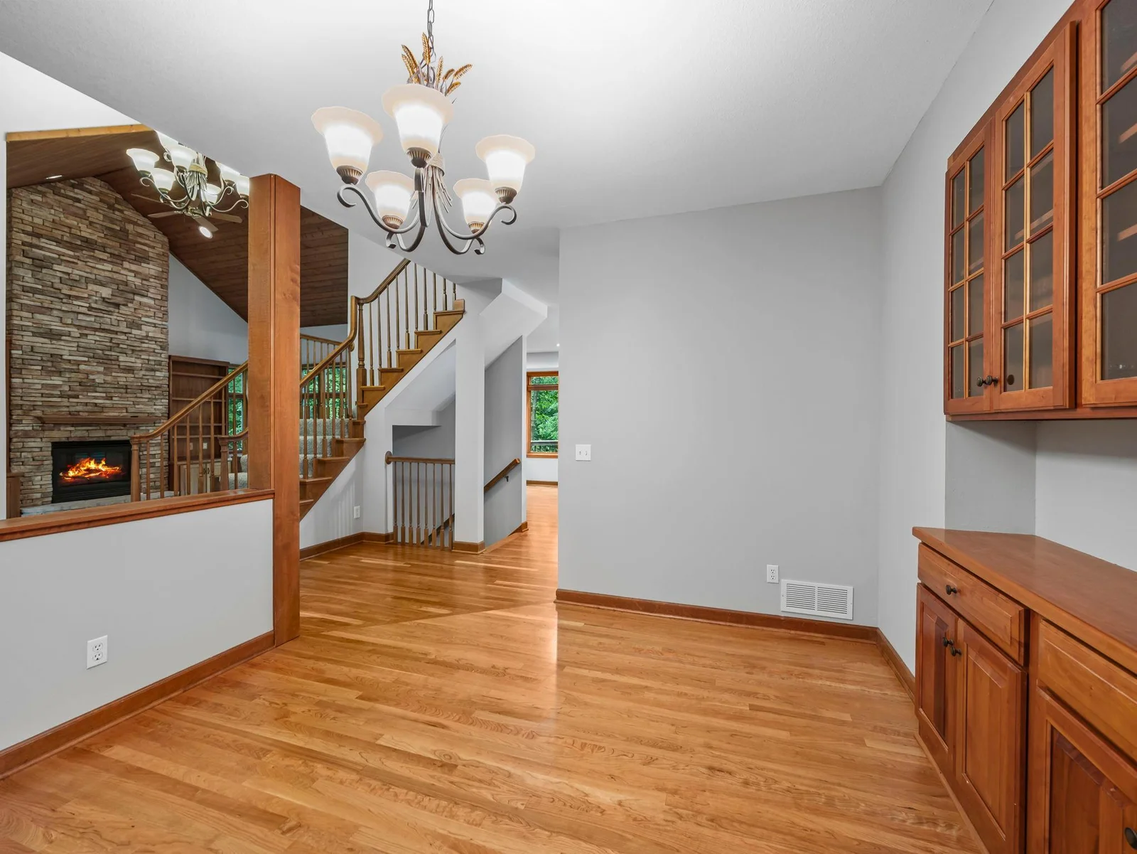 16-web-or-mls-2425 Peace Cir-93.jpg