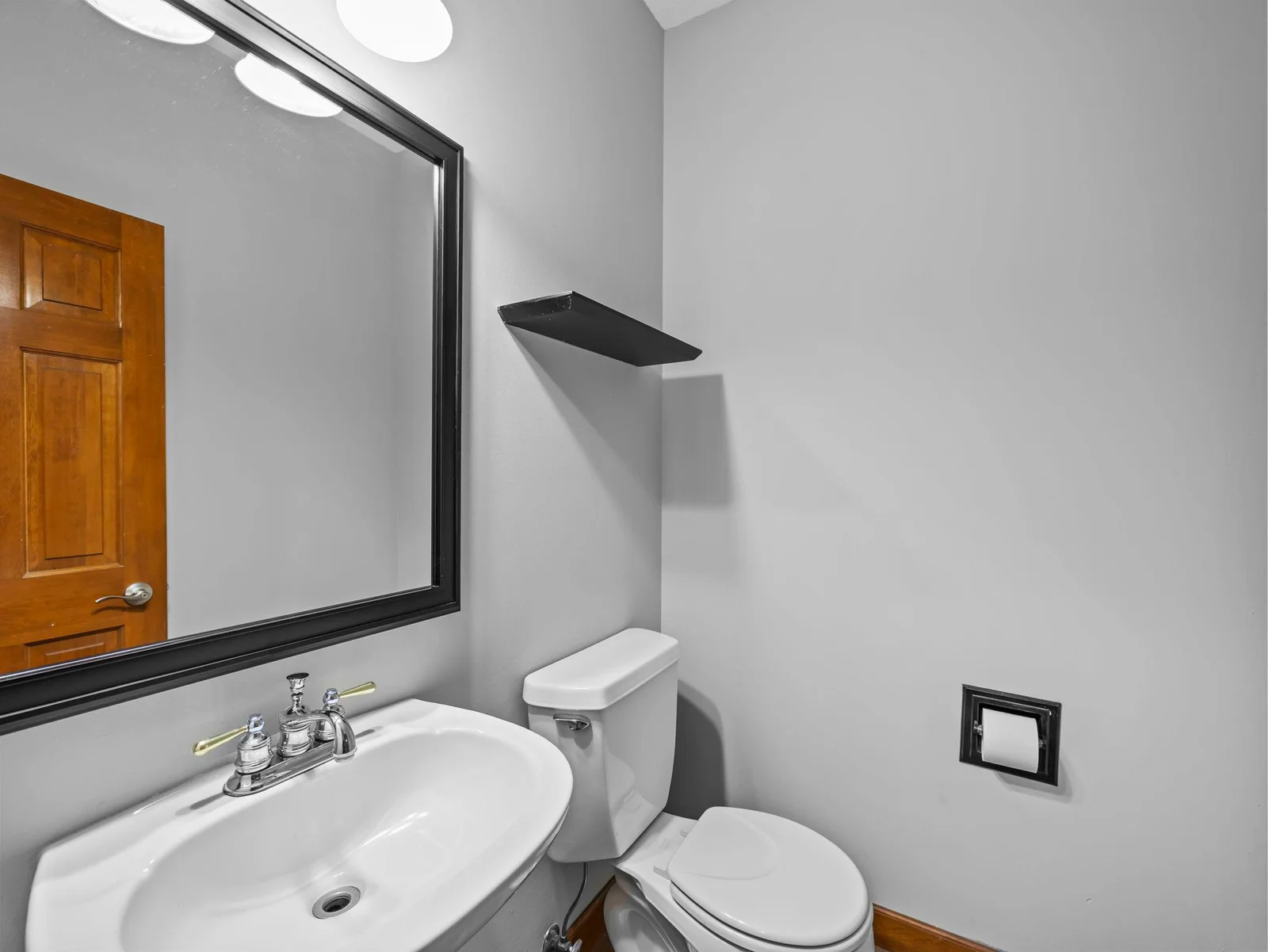 29-web-or-mls-2425 Peace Cir-145.jpg