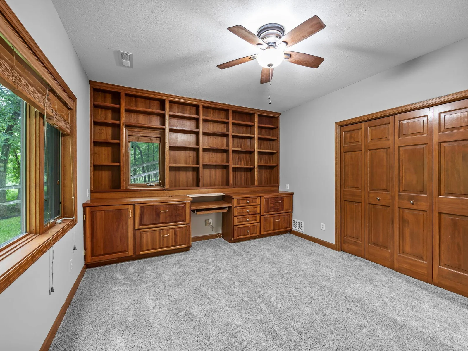 41-web-or-mls-2425 Peace Cir-191.jpg
