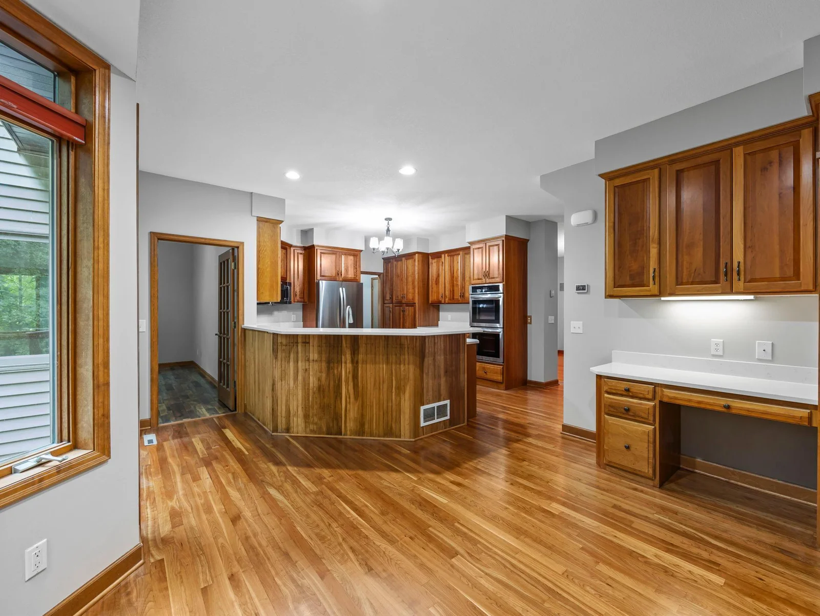 22-web-or-mls-2425 Peace Cir-115.jpg