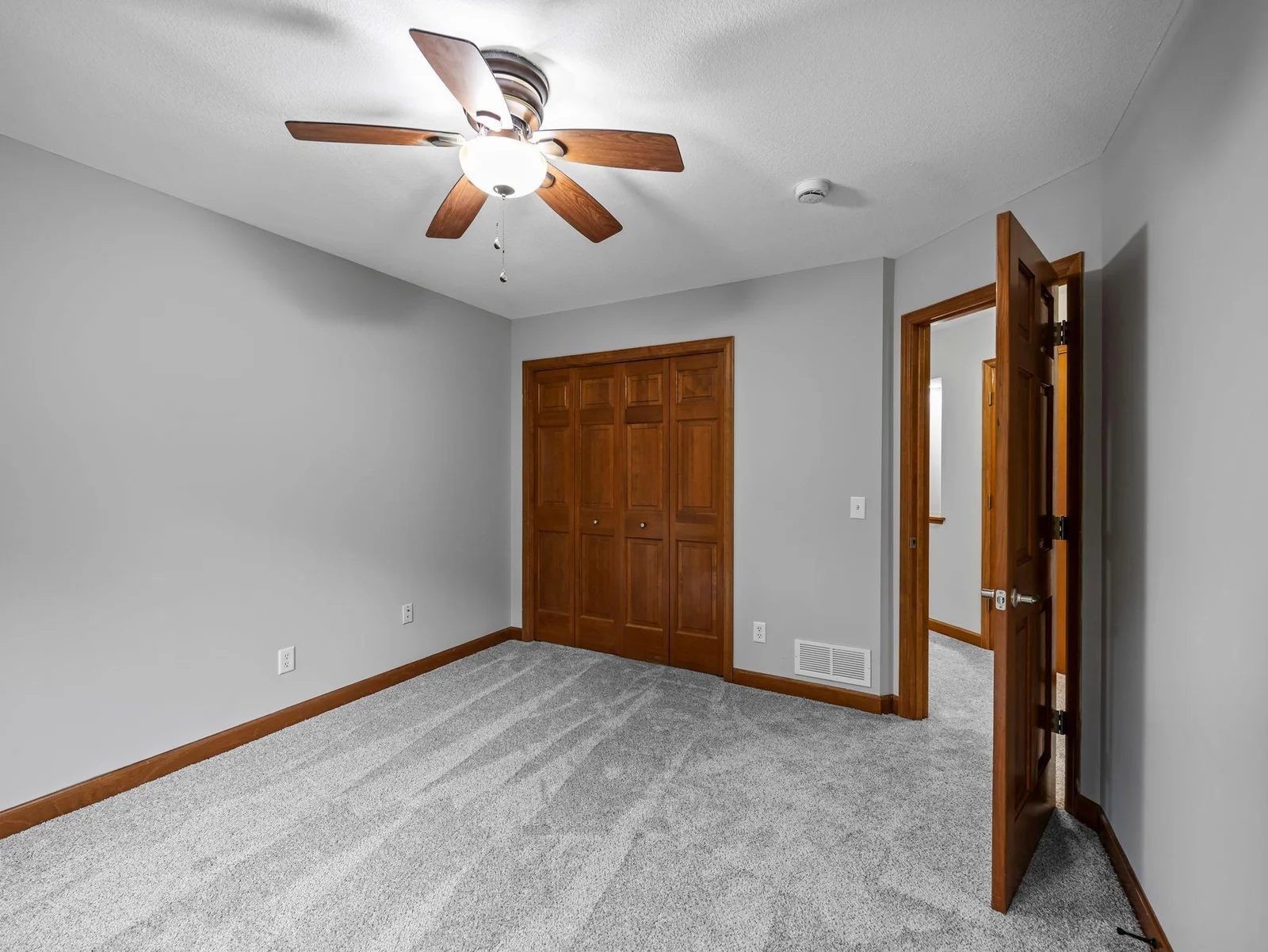 50-web-or-mls-2425 Peace Cir-223.jpg