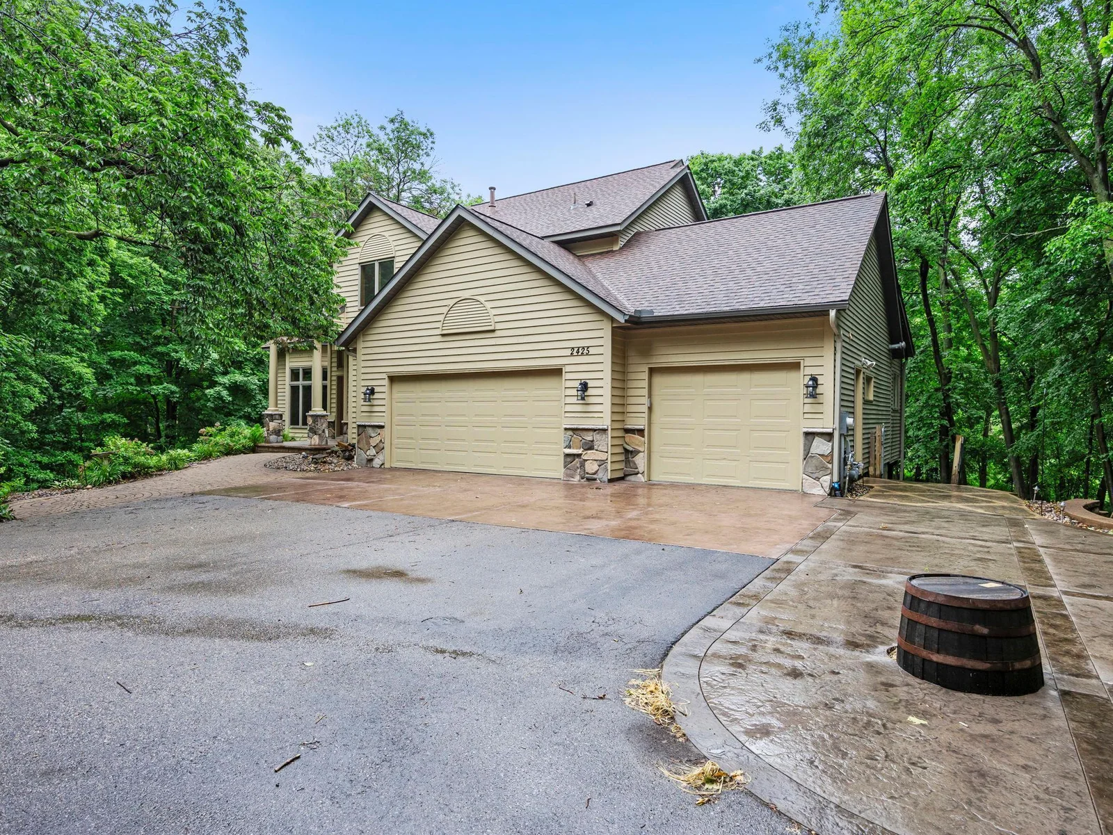 6-web-or-mls-2425 Peace Cir-34.jpg