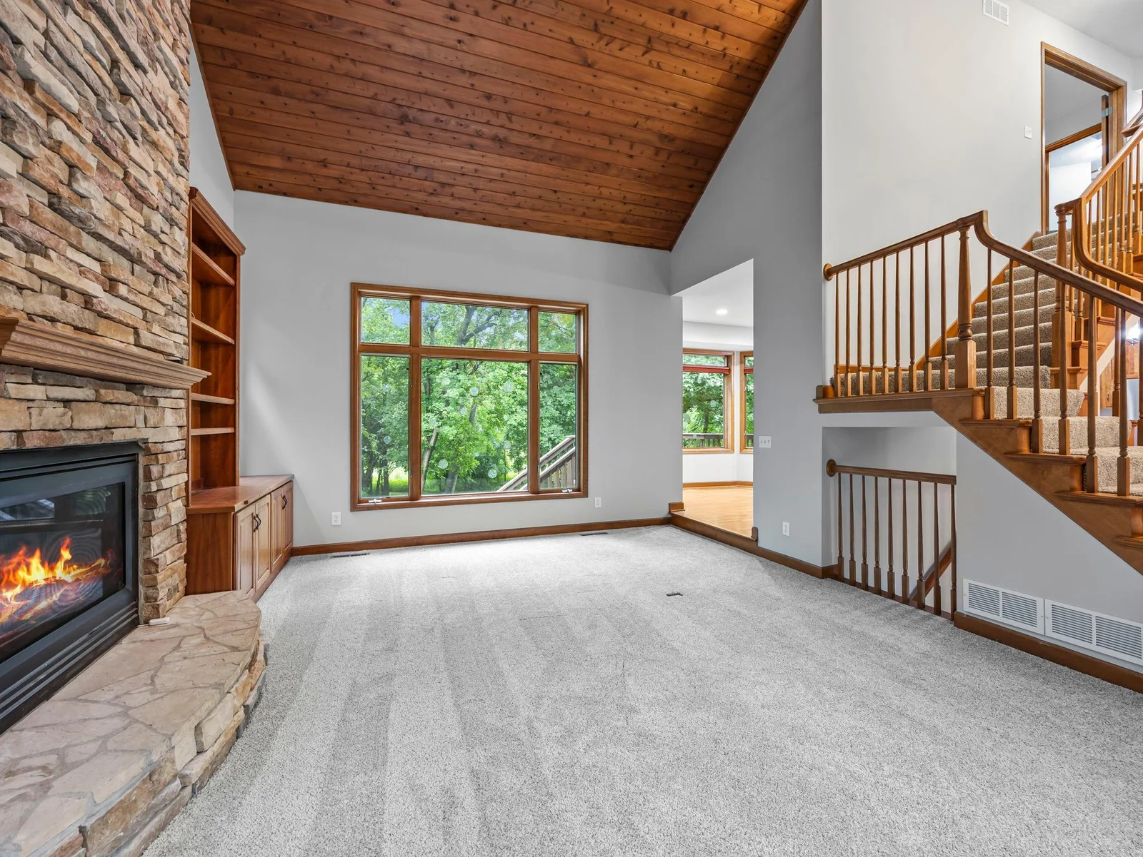 18-web-or-mls-2425 Peace Cir-101.jpg