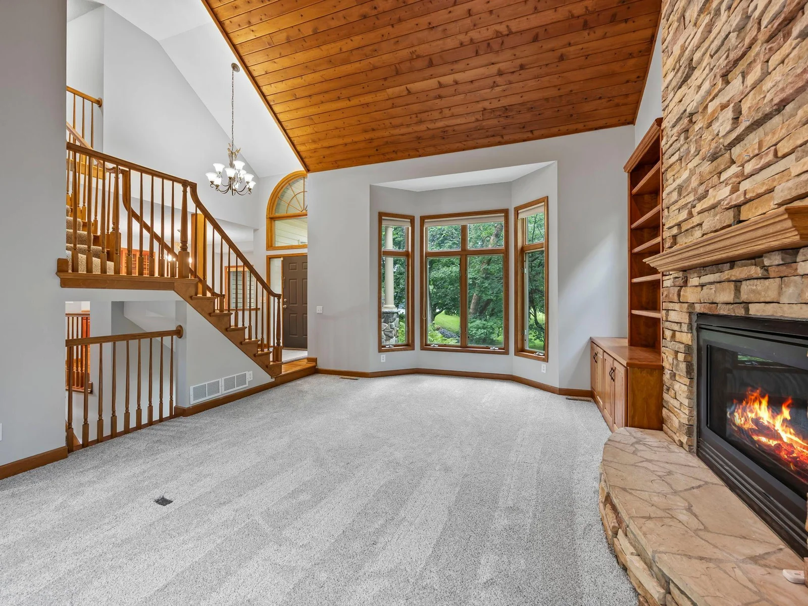 20-web-or-mls-2425 Peace Cir-109.jpg