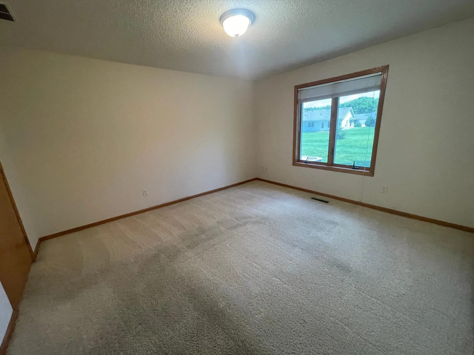 MASTGER BEDROOM