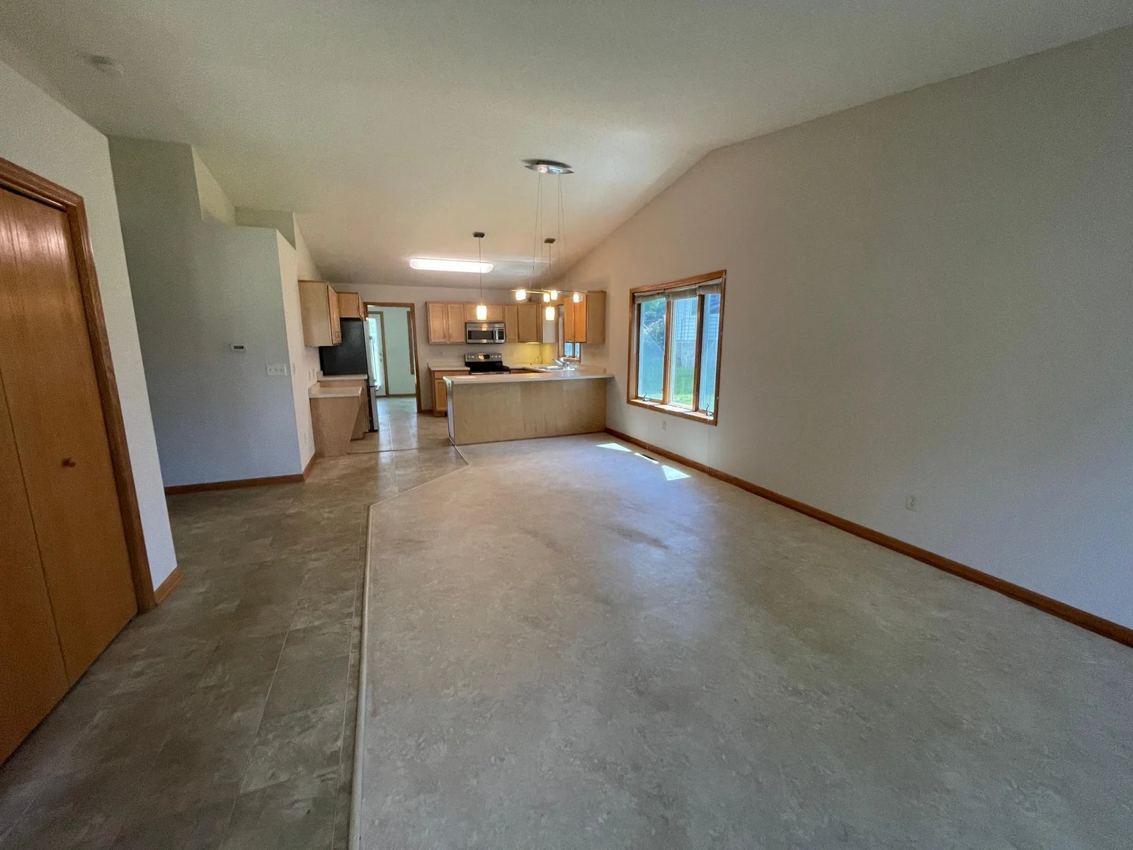 LARGE LIVING AREA
