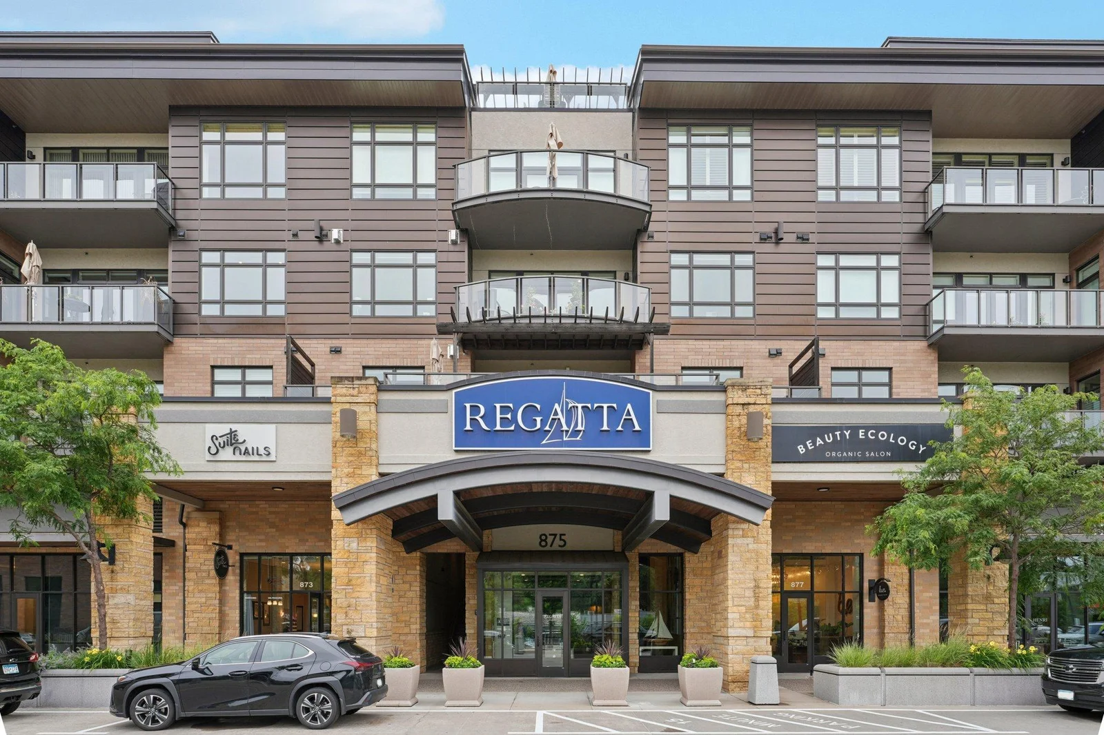 875 Lake Street, Wayzata