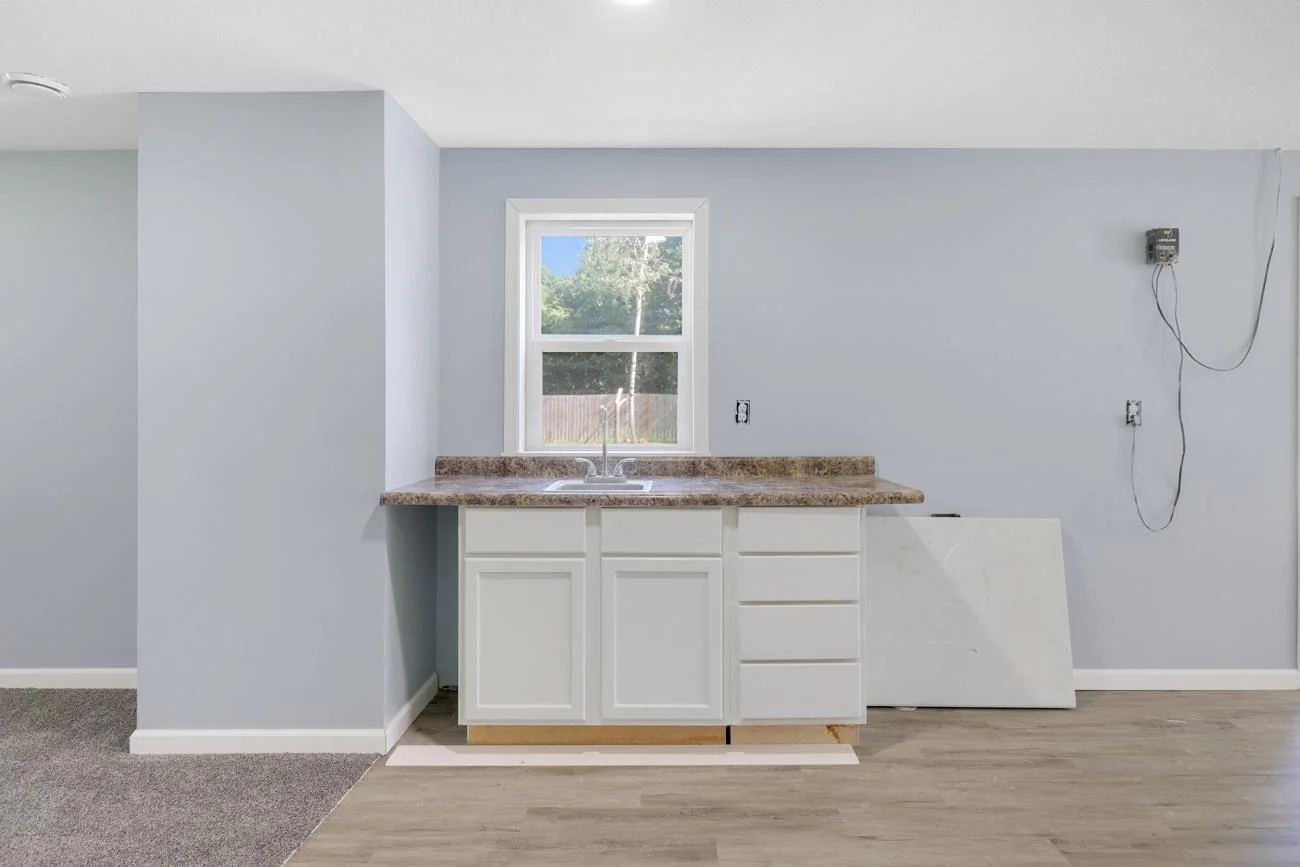 Kitchenette can add a fridge, microwave and so on to finish