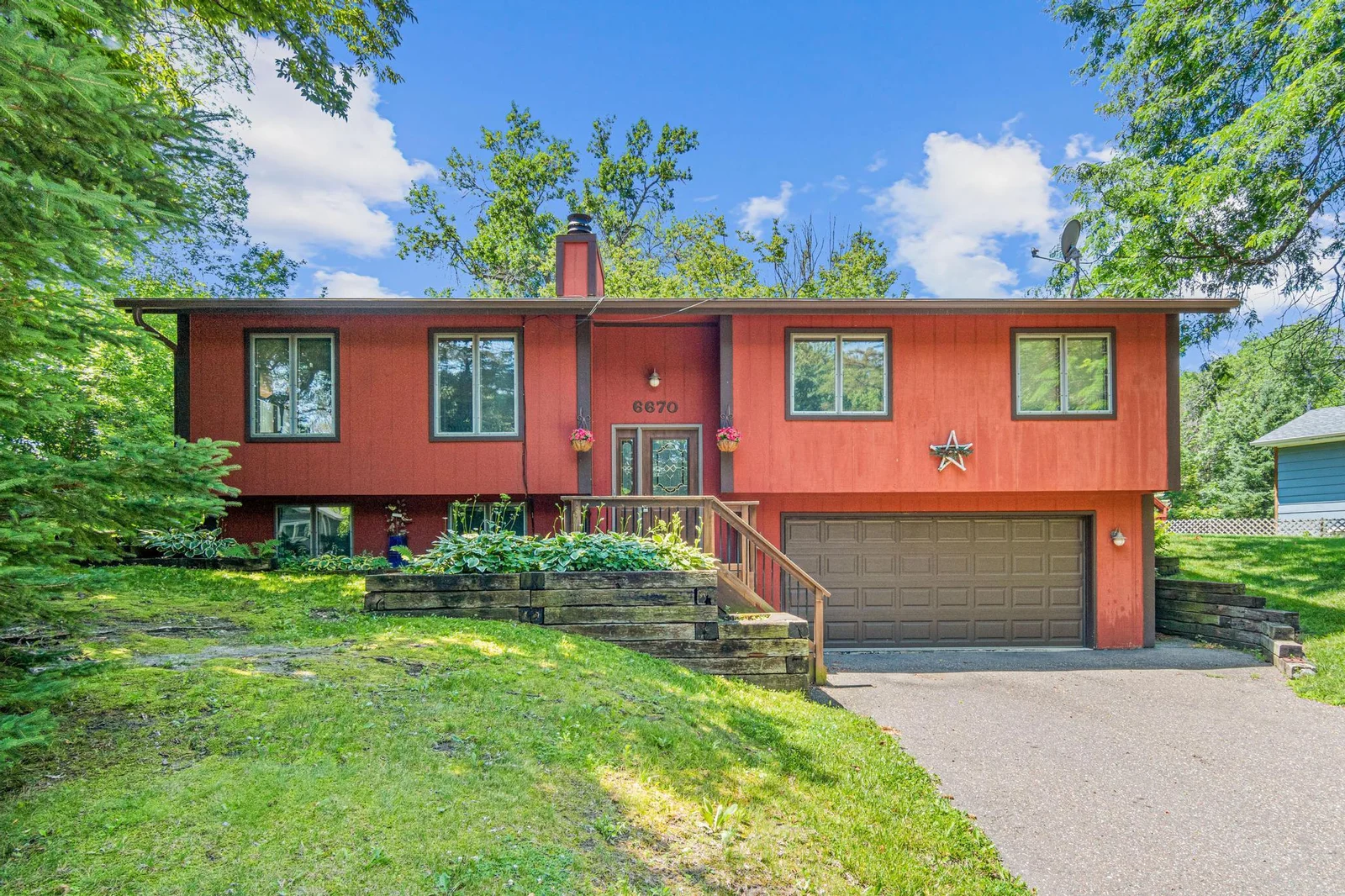 6670 Maple Drive, Rockford