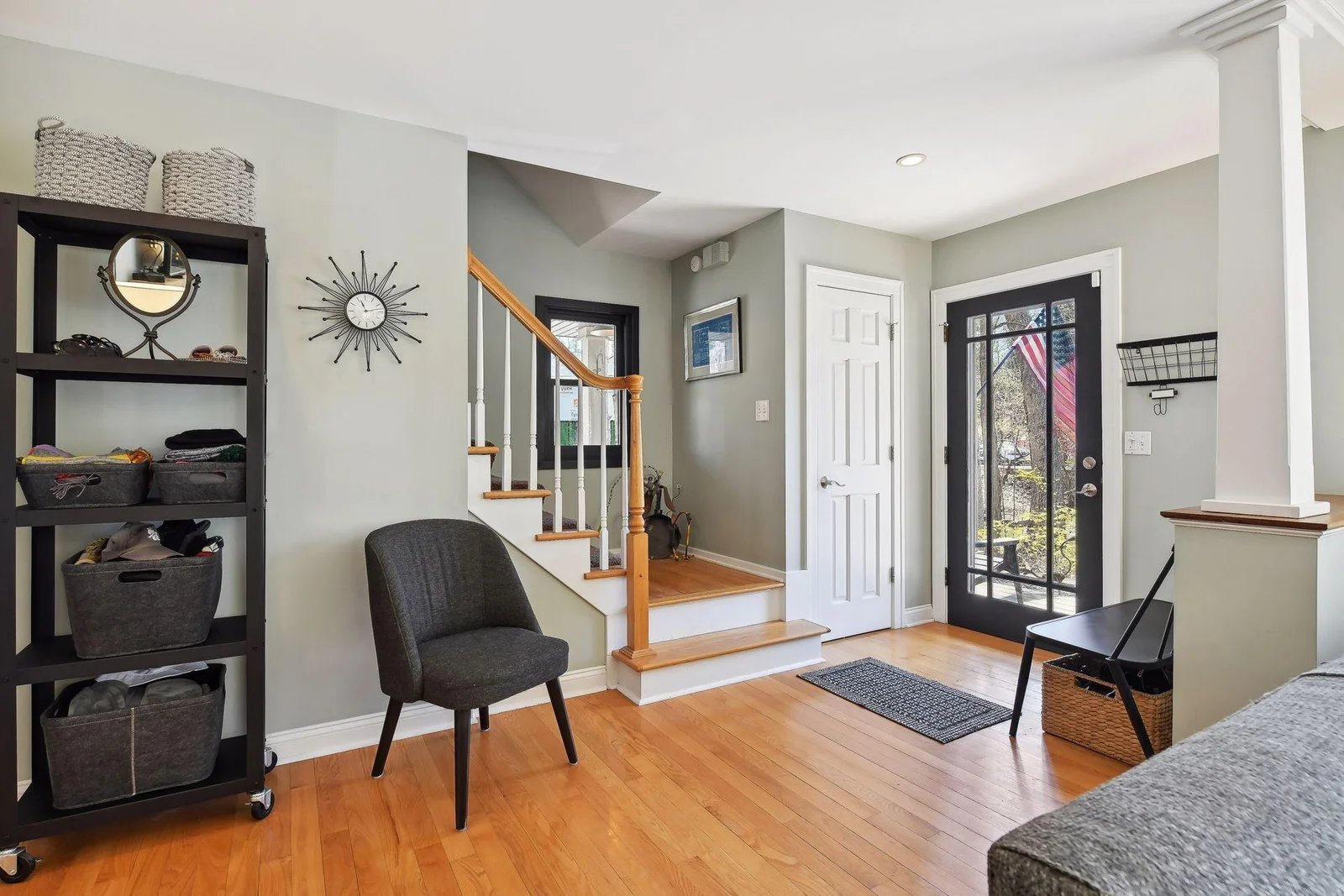 A bright and airy foyer to welcome your guests