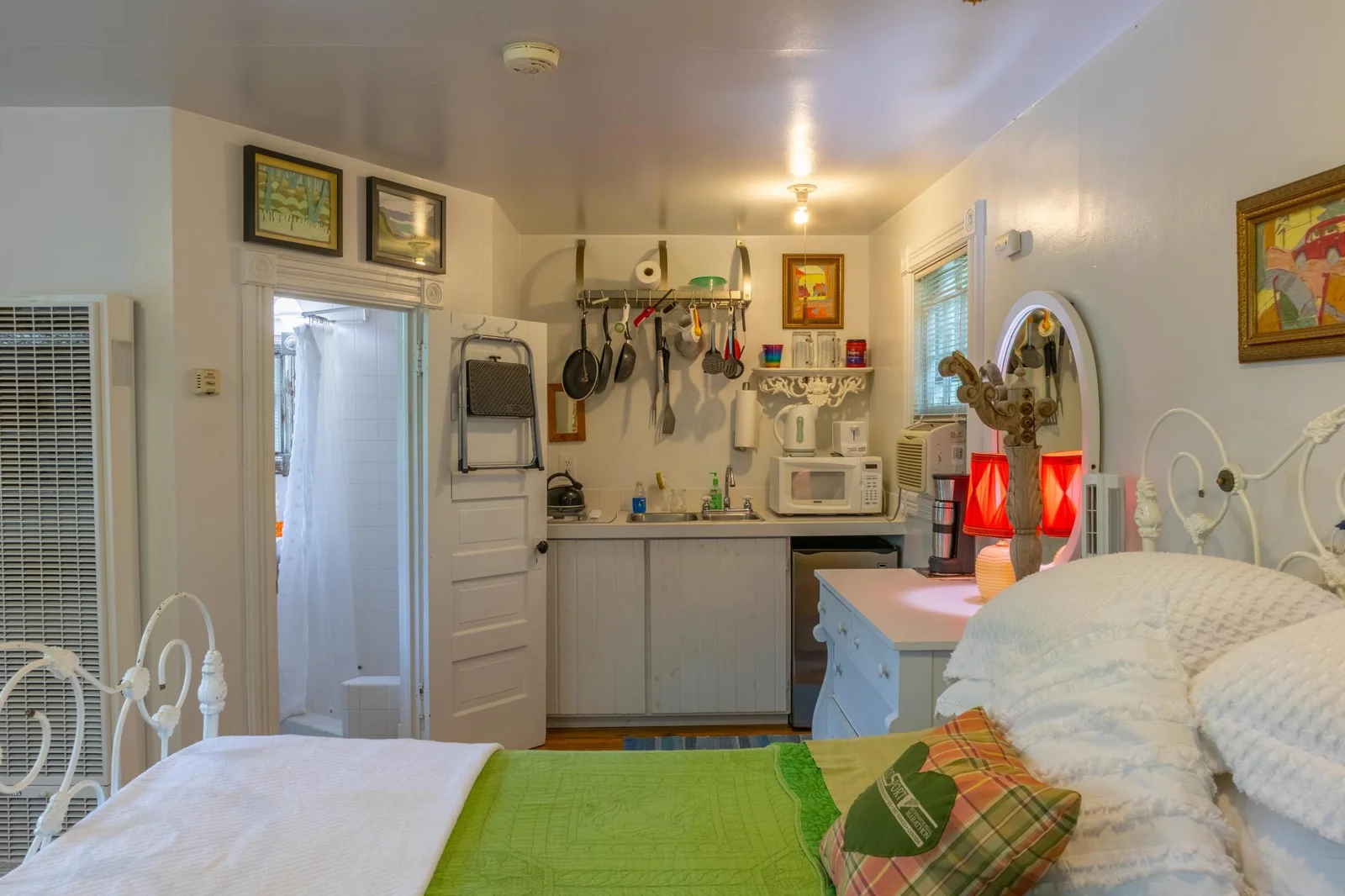 This cabin is just as cute as the other one!