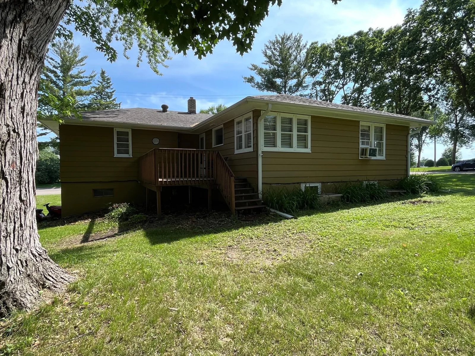 613 Peck Side and deck.jpg