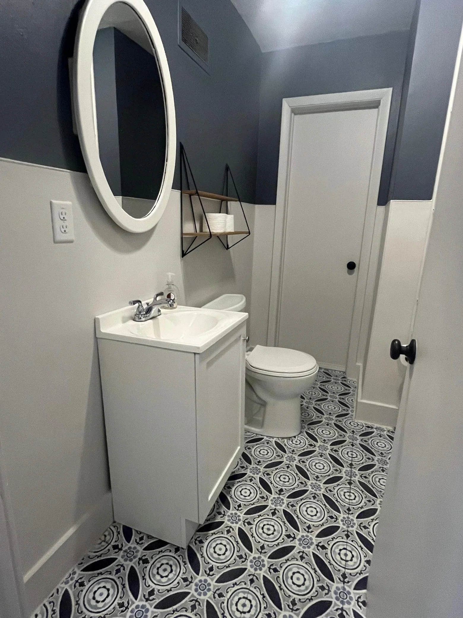 613 Peck Bathroom Main Level.jpg