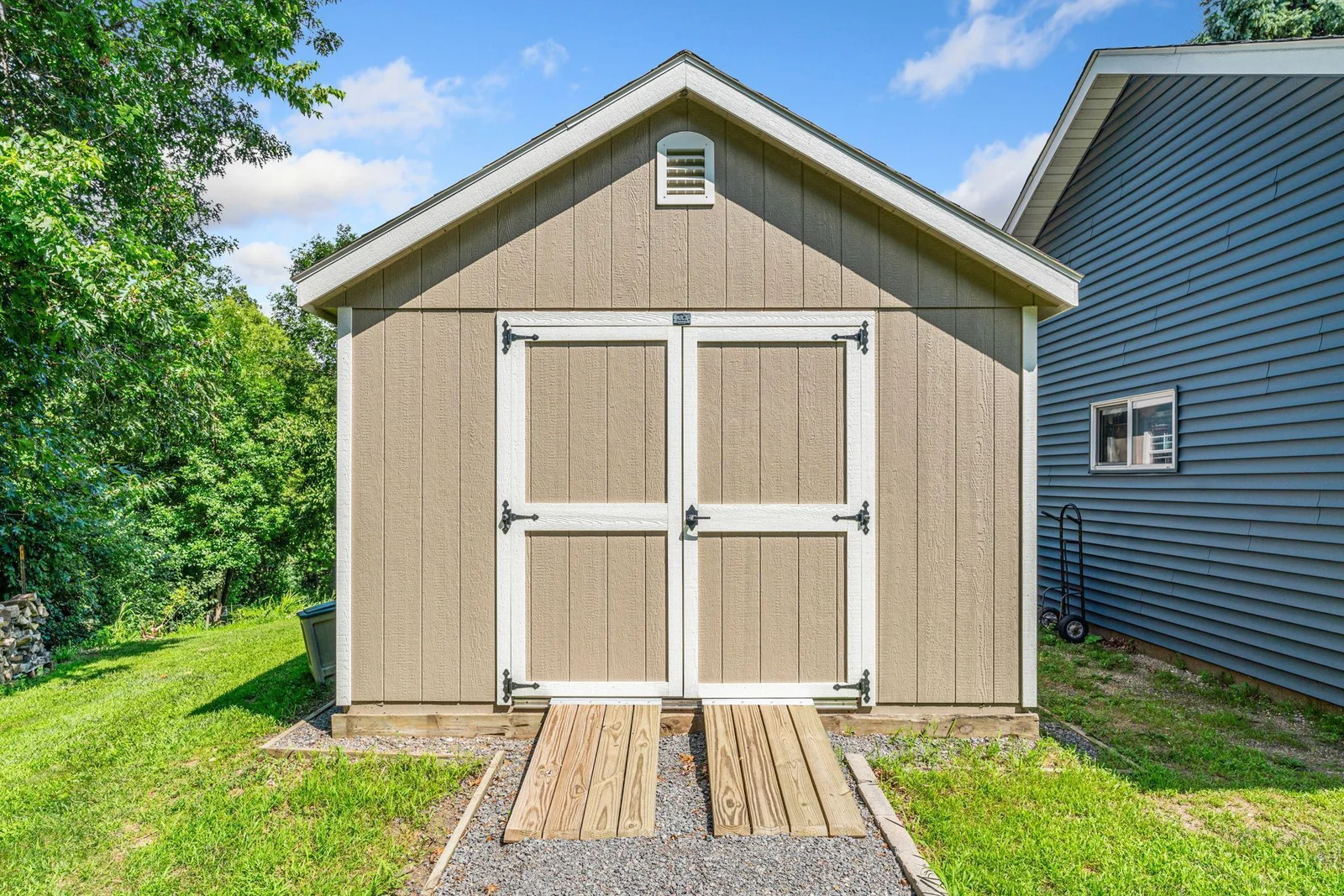 5-web-or-mls-1094 Barton Ave-4.jpg