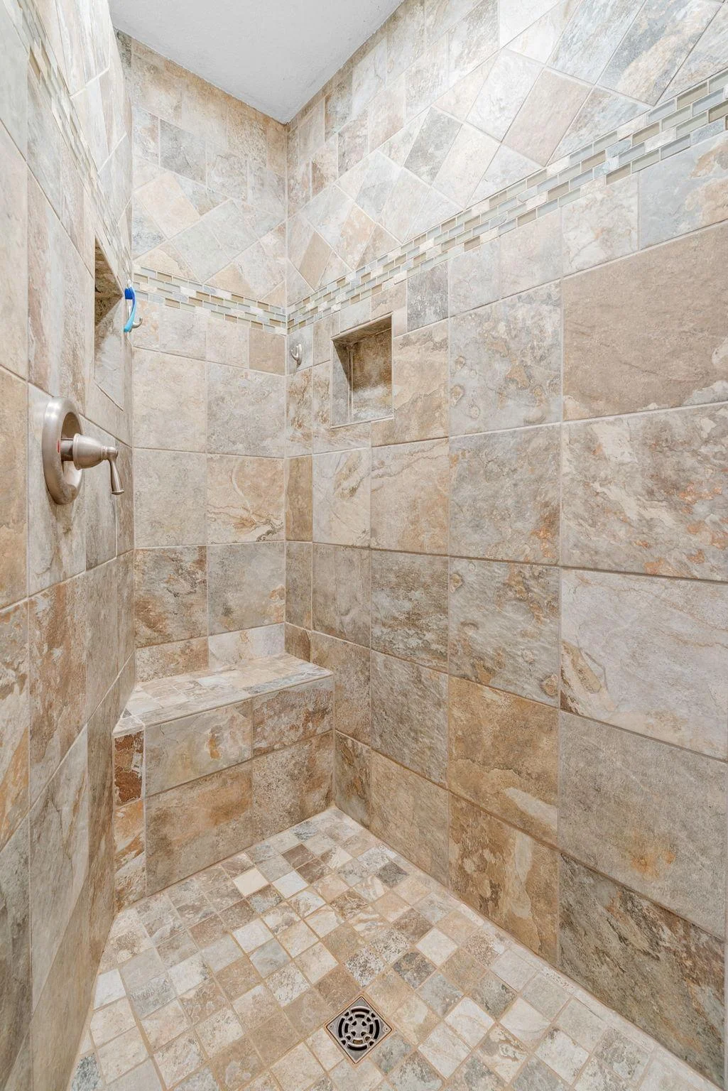 72-web-or-mls-1094 Barton Ave-72.jpg