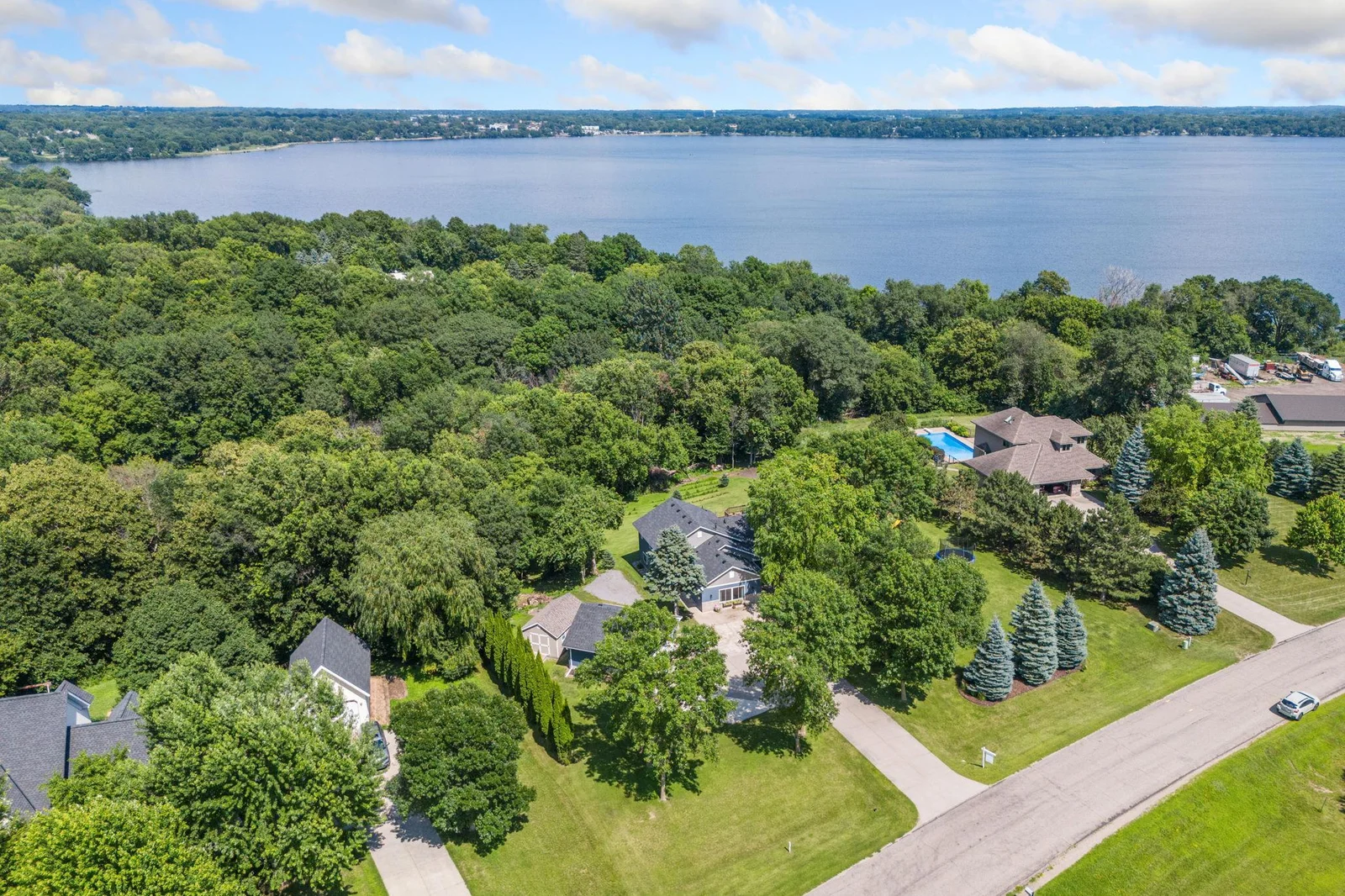 32-web-or-mls-1094 Barton Ave-32.jpg