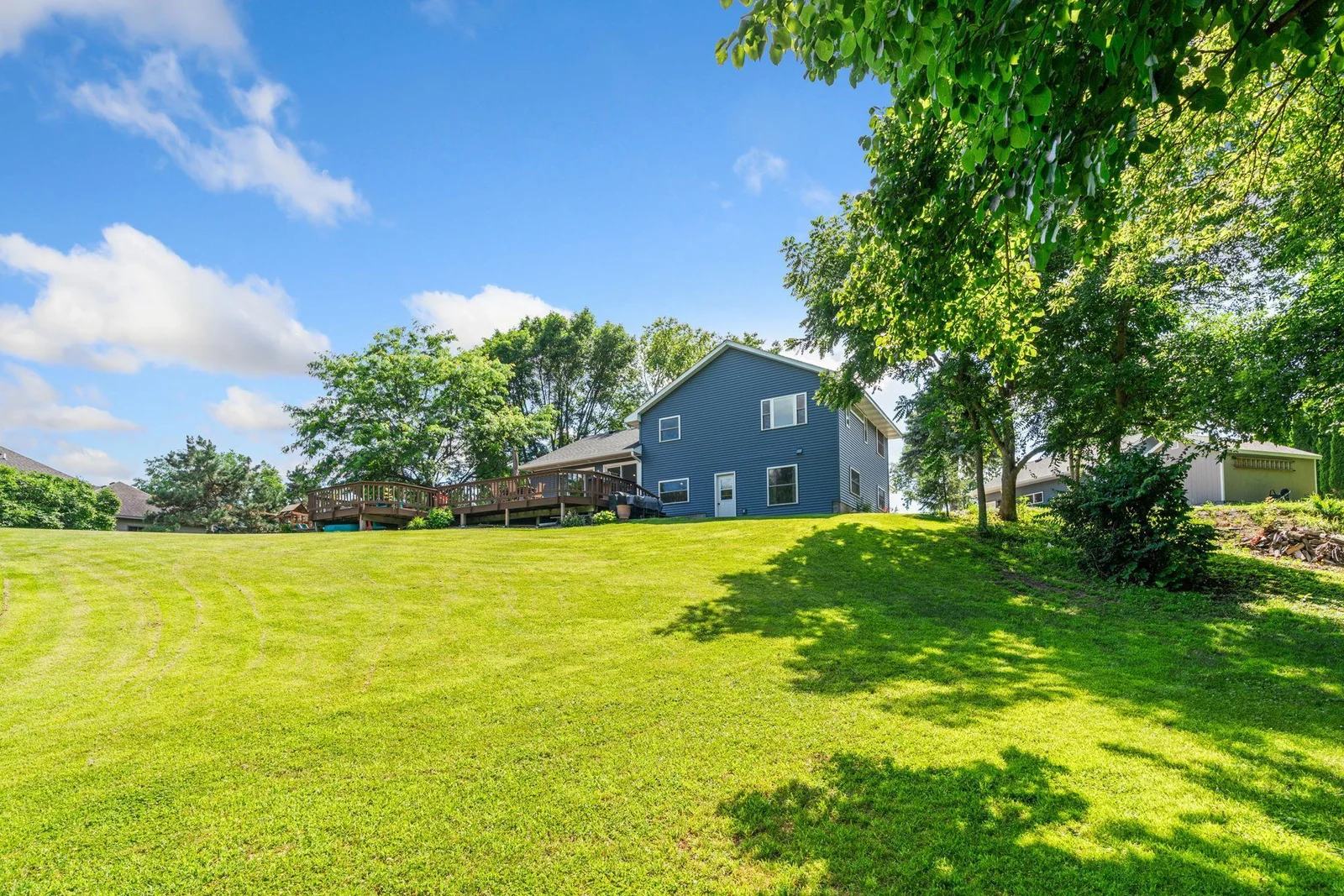 22-web-or-mls-1094 Barton Ave-22.jpg