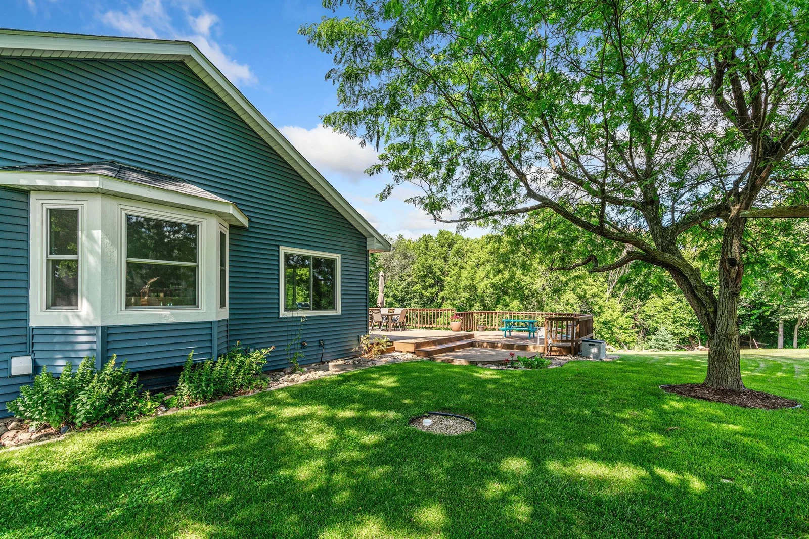 13-web-or-mls-1094 Barton Ave-13.jpg