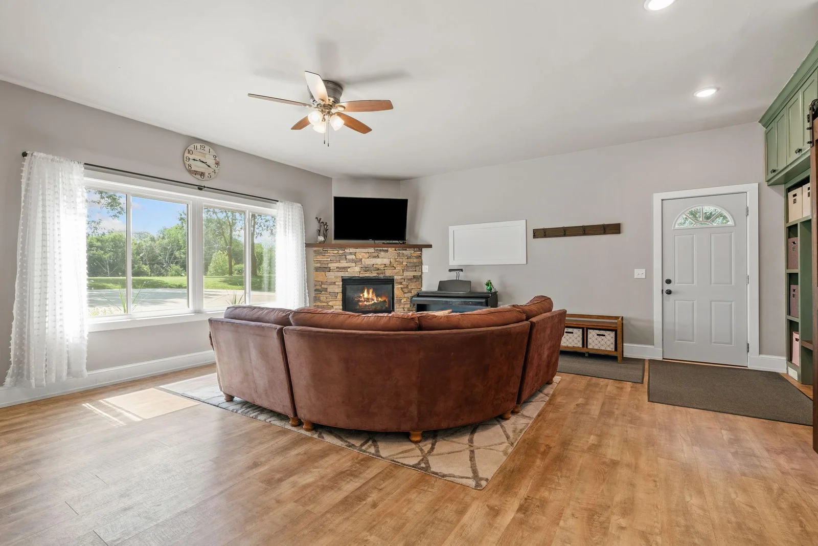 58-web-or-mls-1094 Barton Ave-58.jpg