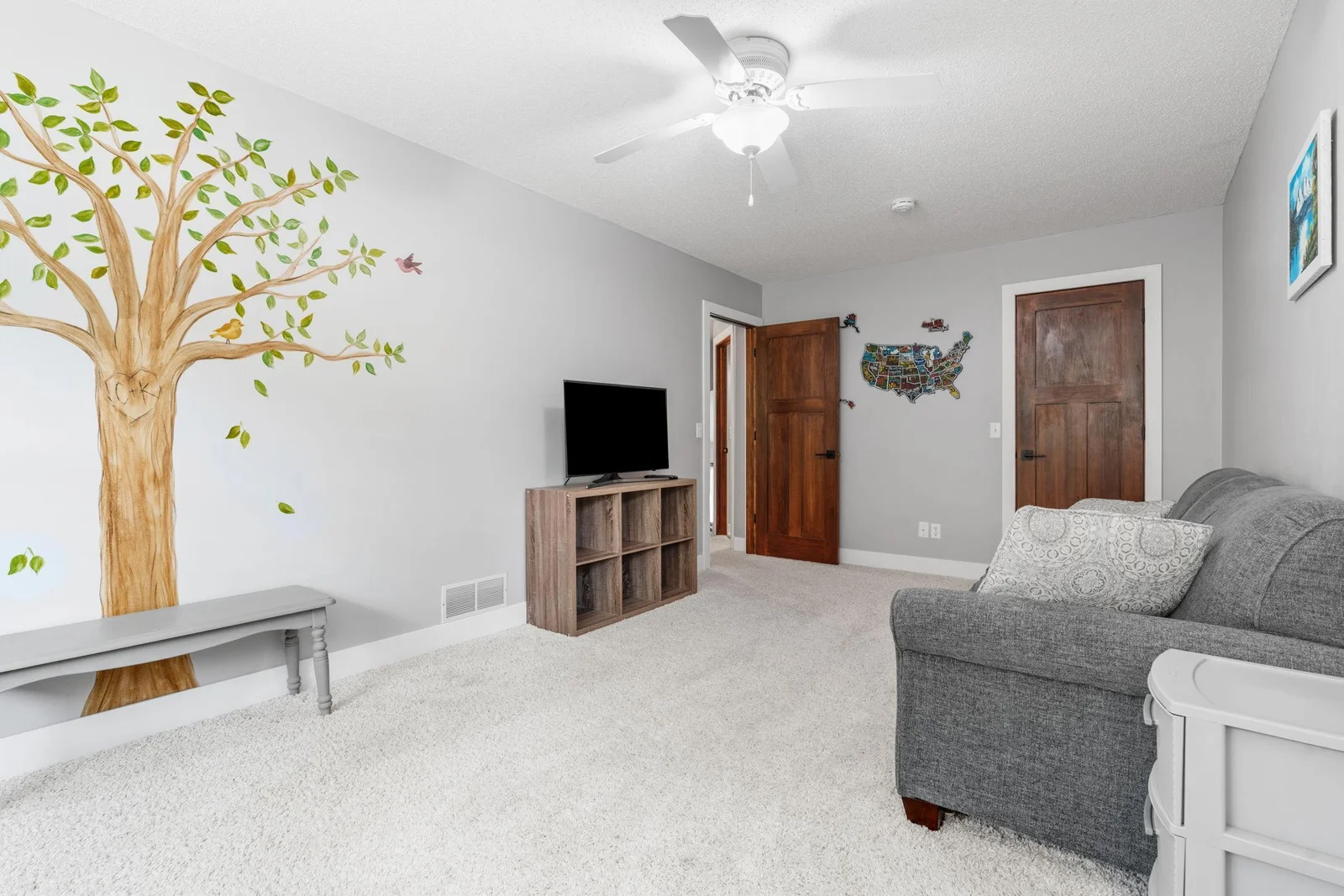 75-web-or-mls-1094 Barton Ave-75.jpg