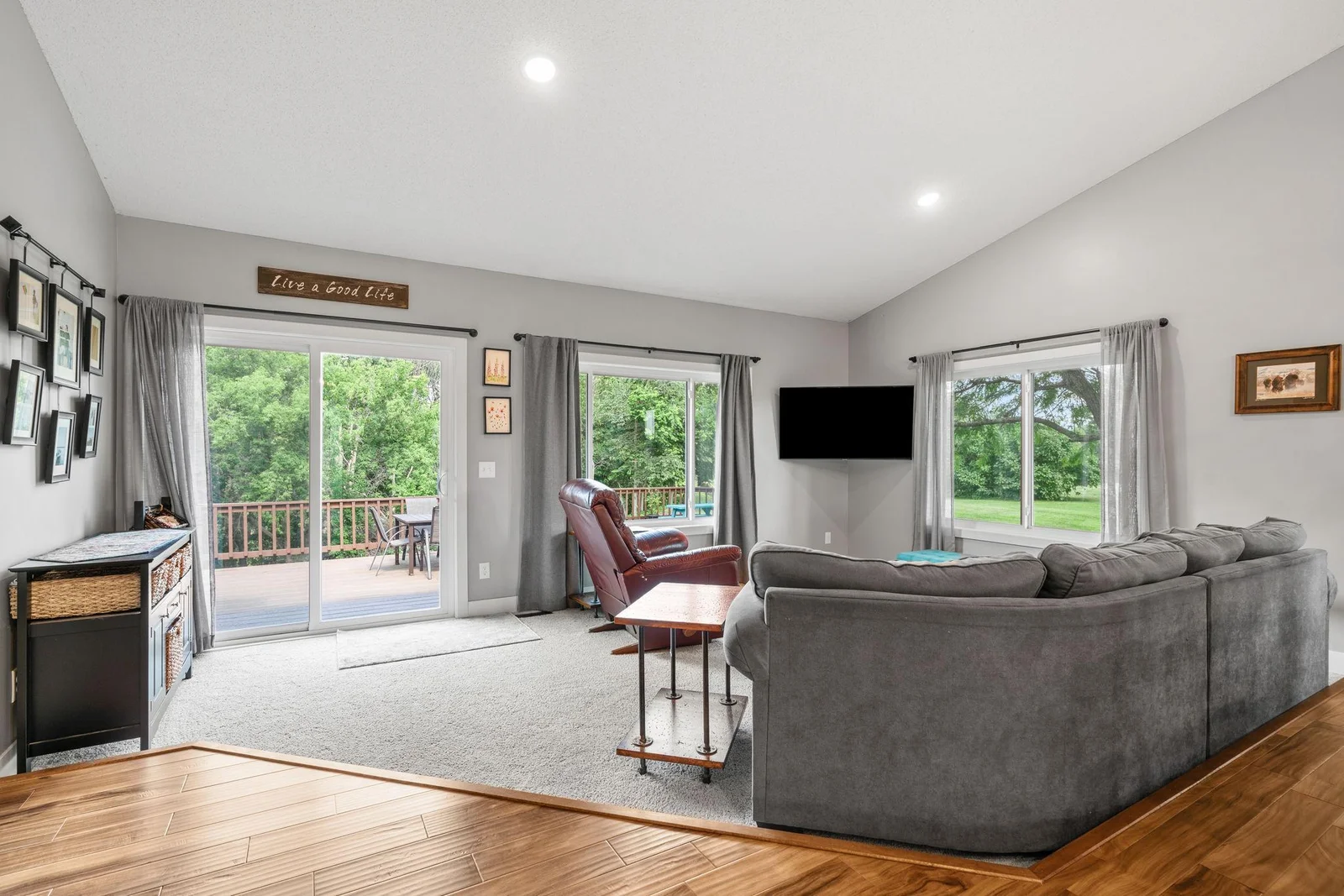 54-web-or-mls-1094 Barton Ave-54.jpg
