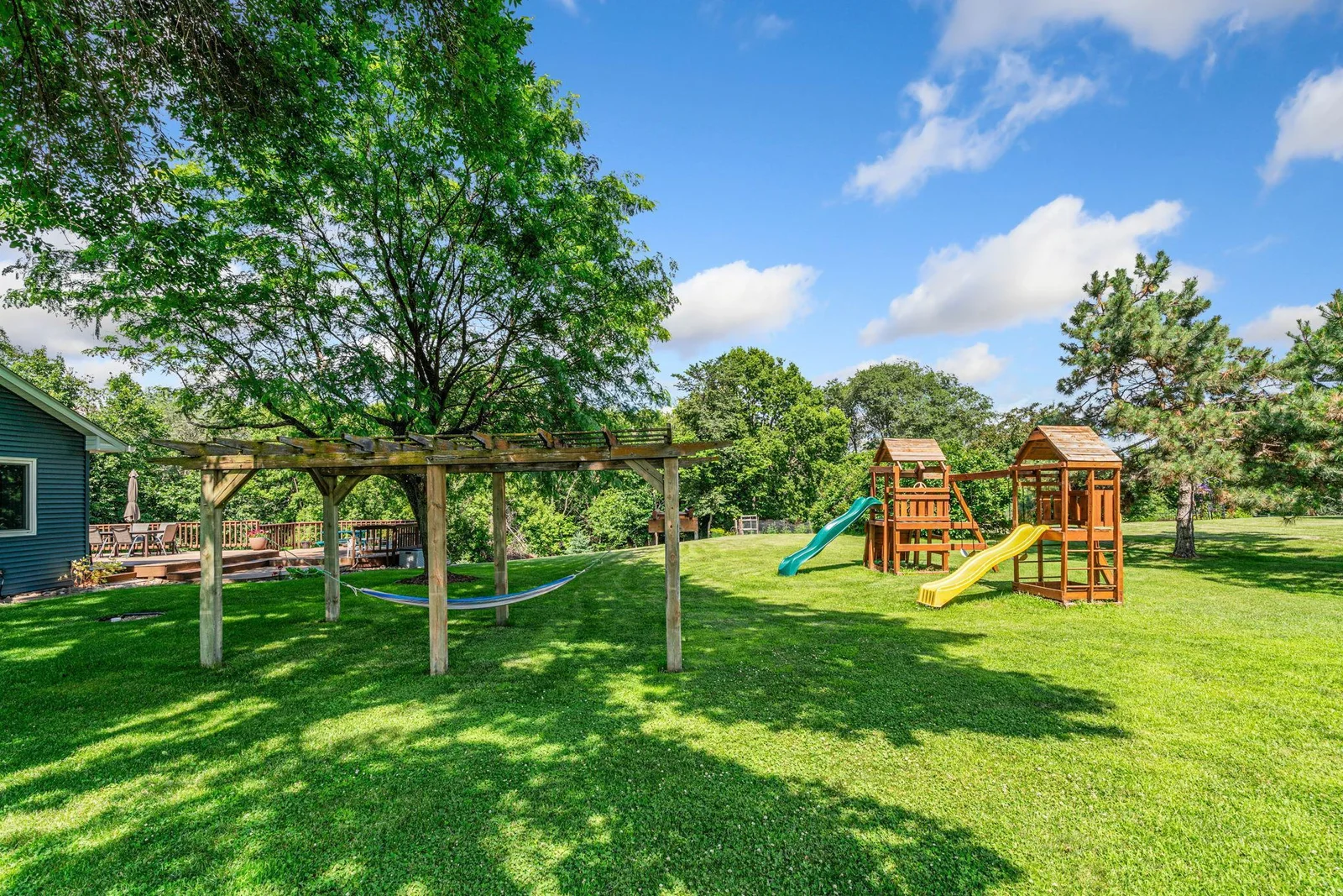 12-web-or-mls-1094 Barton Ave-12.jpg