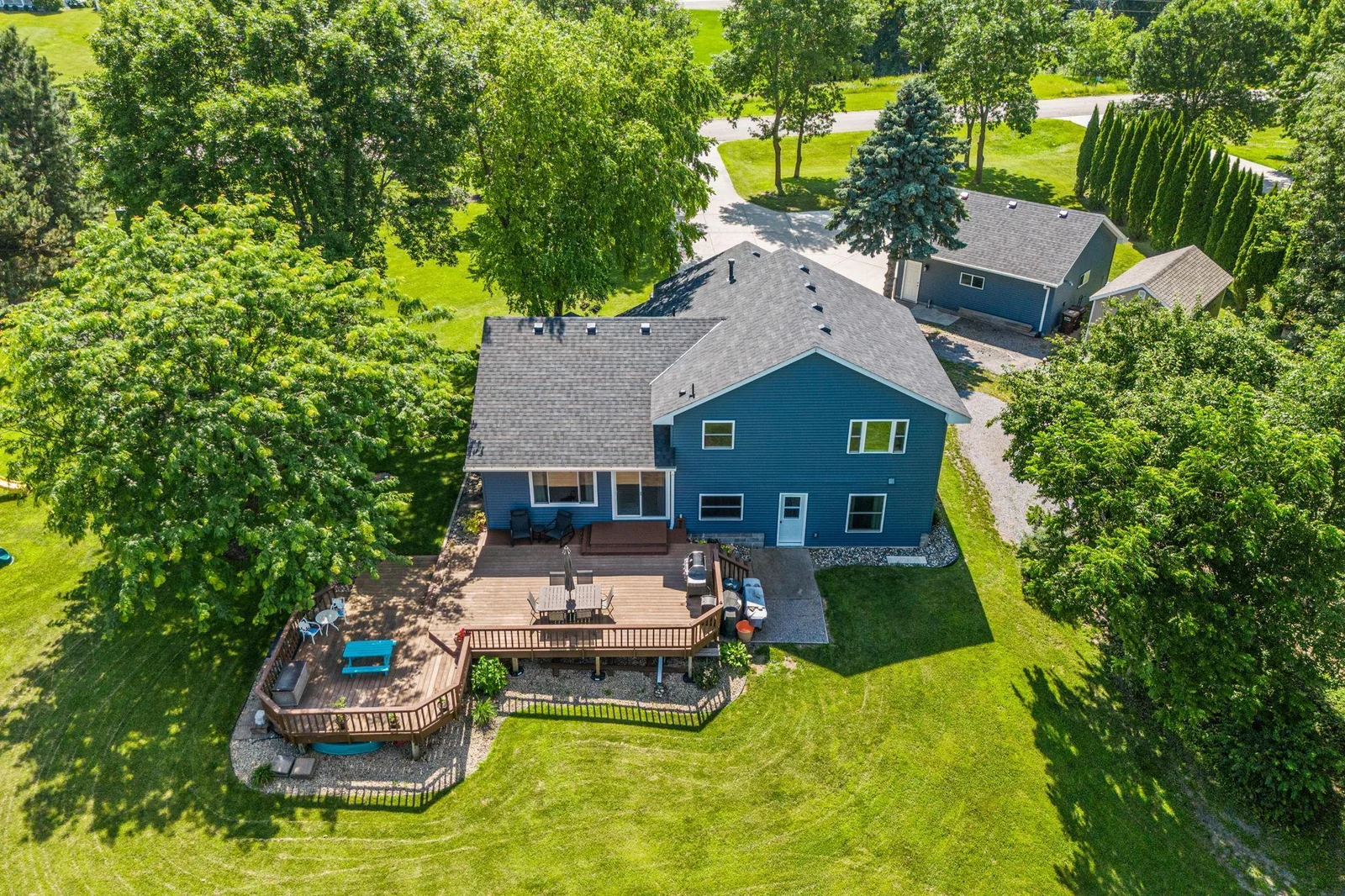 38-web-or-mls-1094 Barton Ave-38.jpg