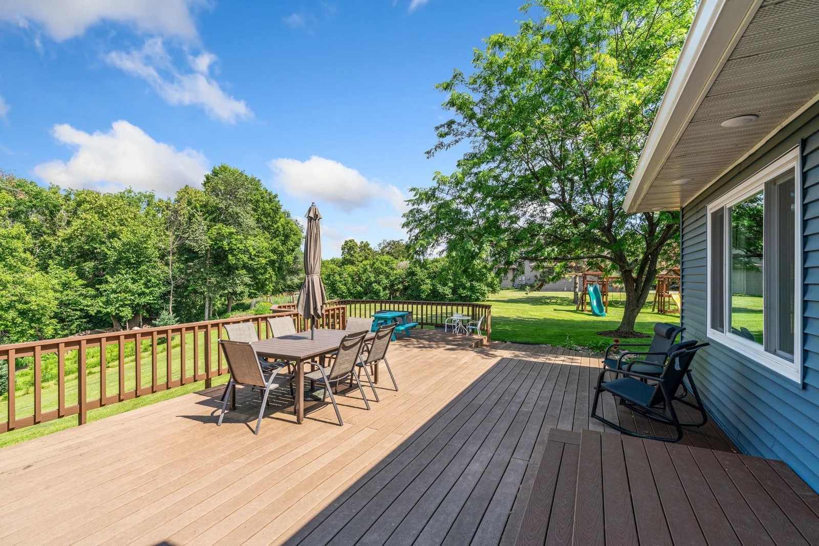 19-web-or-mls-1094 Barton Ave-19.jpg