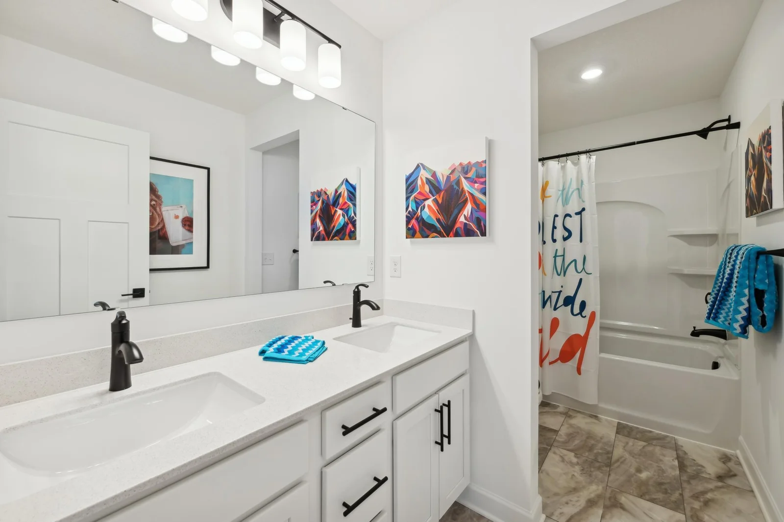 (Photo of decorated model, actual homes finishes will vary) Full guest/hall bath.