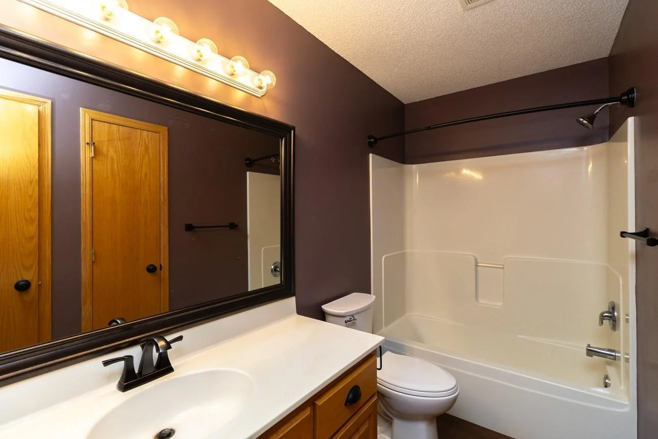 Primary Bathroom w/new water efficient toilet