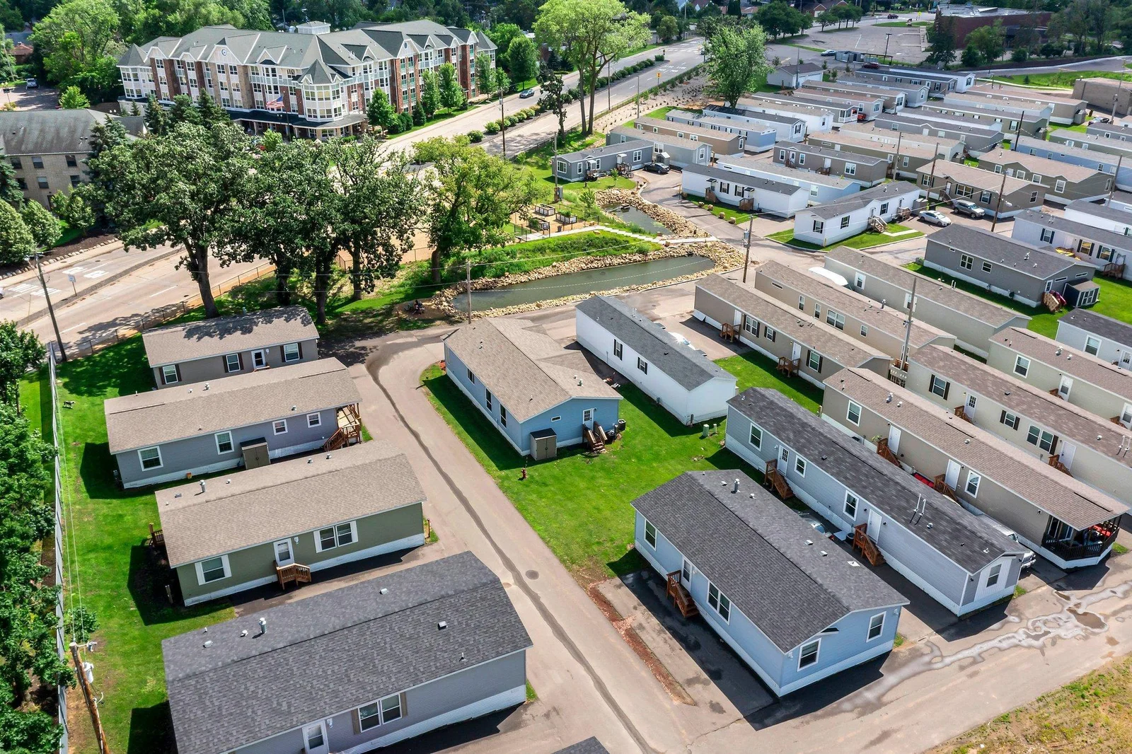As a resident of Saint Anthony’s Urban Grove Park, you’ll also enjoy access to a fenced dog run and a community garden—perfect for connecting with neighbors, planting your own produce, or giving your furry friend space to roam.