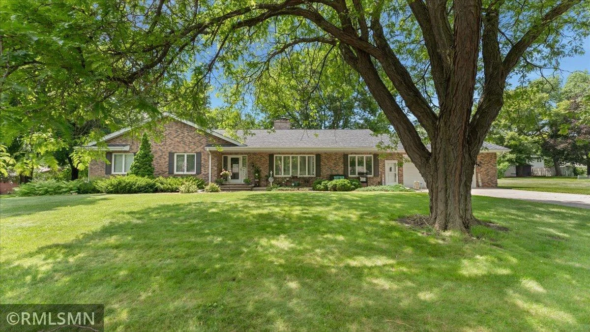 950 Tuva Road, Cokato