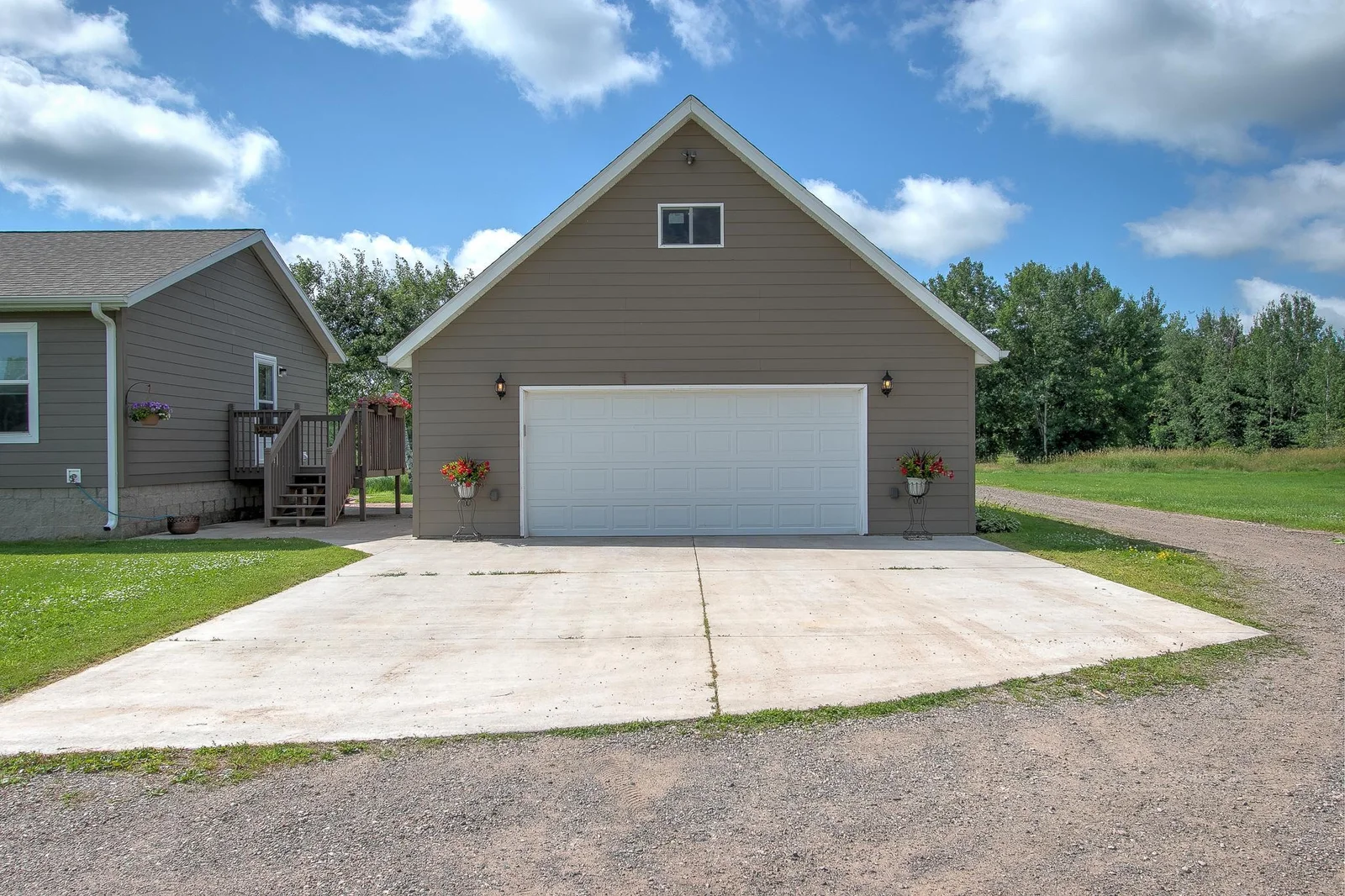 Excellent detached garage