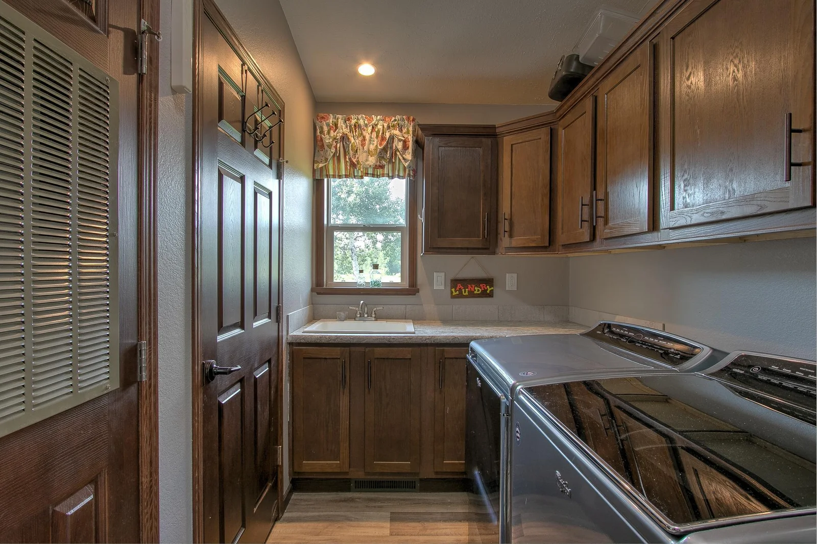 Convenient laundry/mudroom