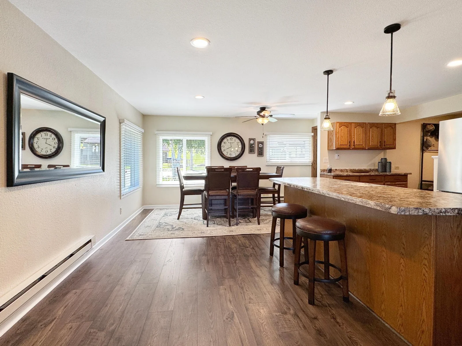 Breakfast bar