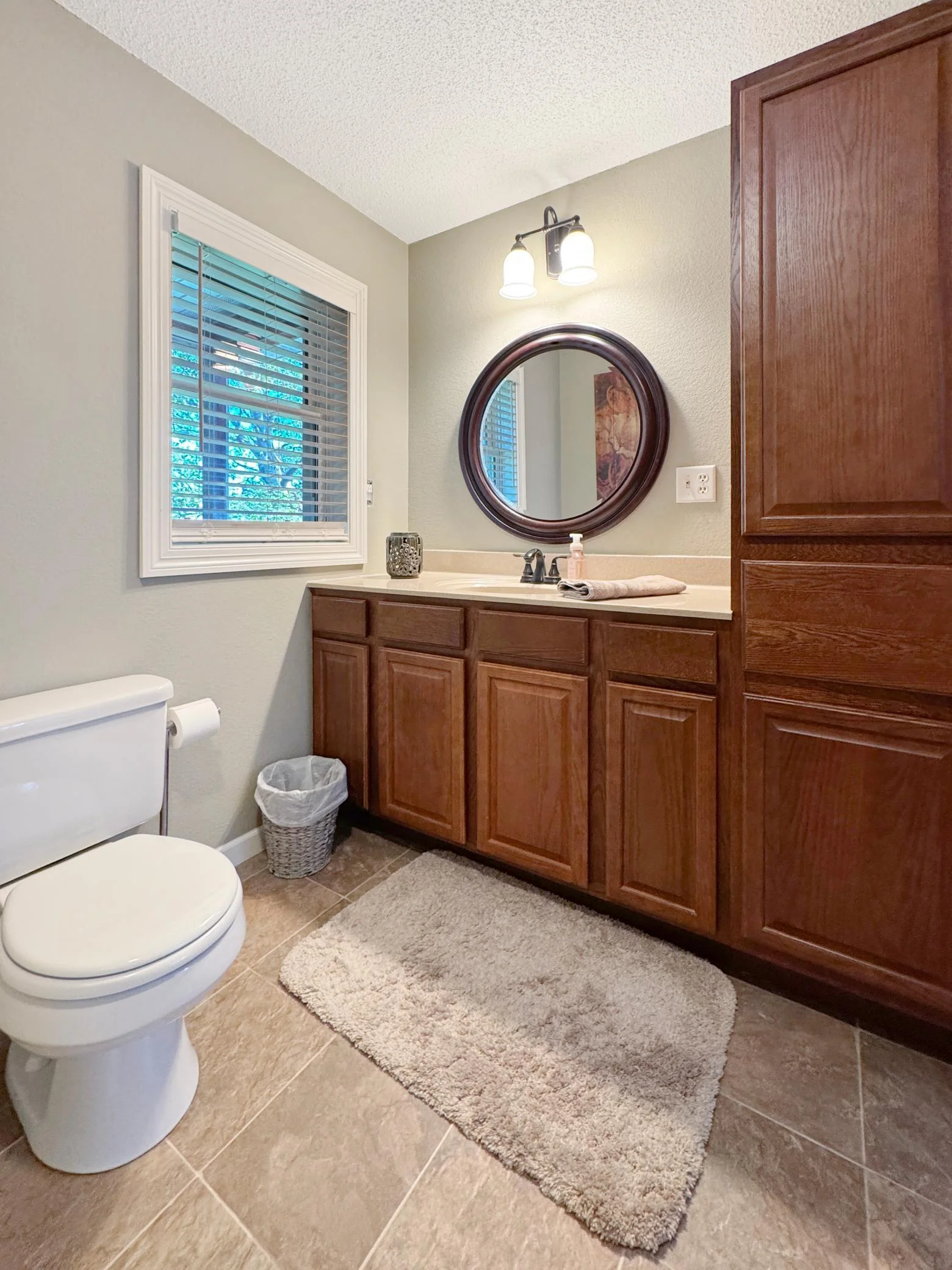 Upper level bathroom