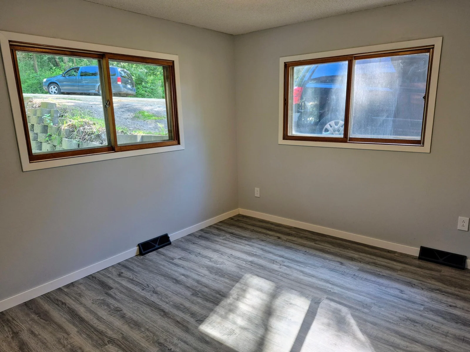 Bedroom 2 (main floor)