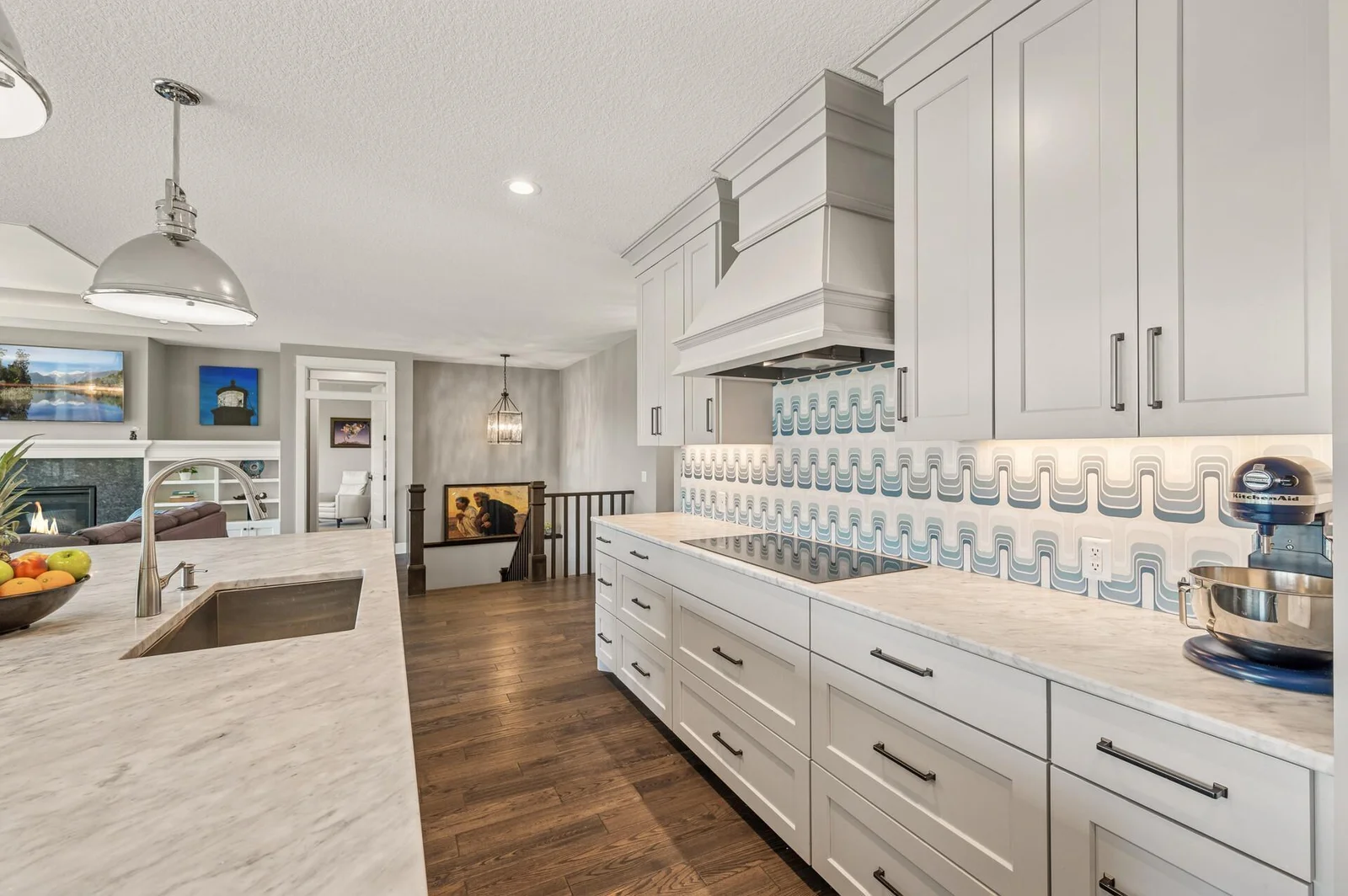 Lots of storage and cabinet space