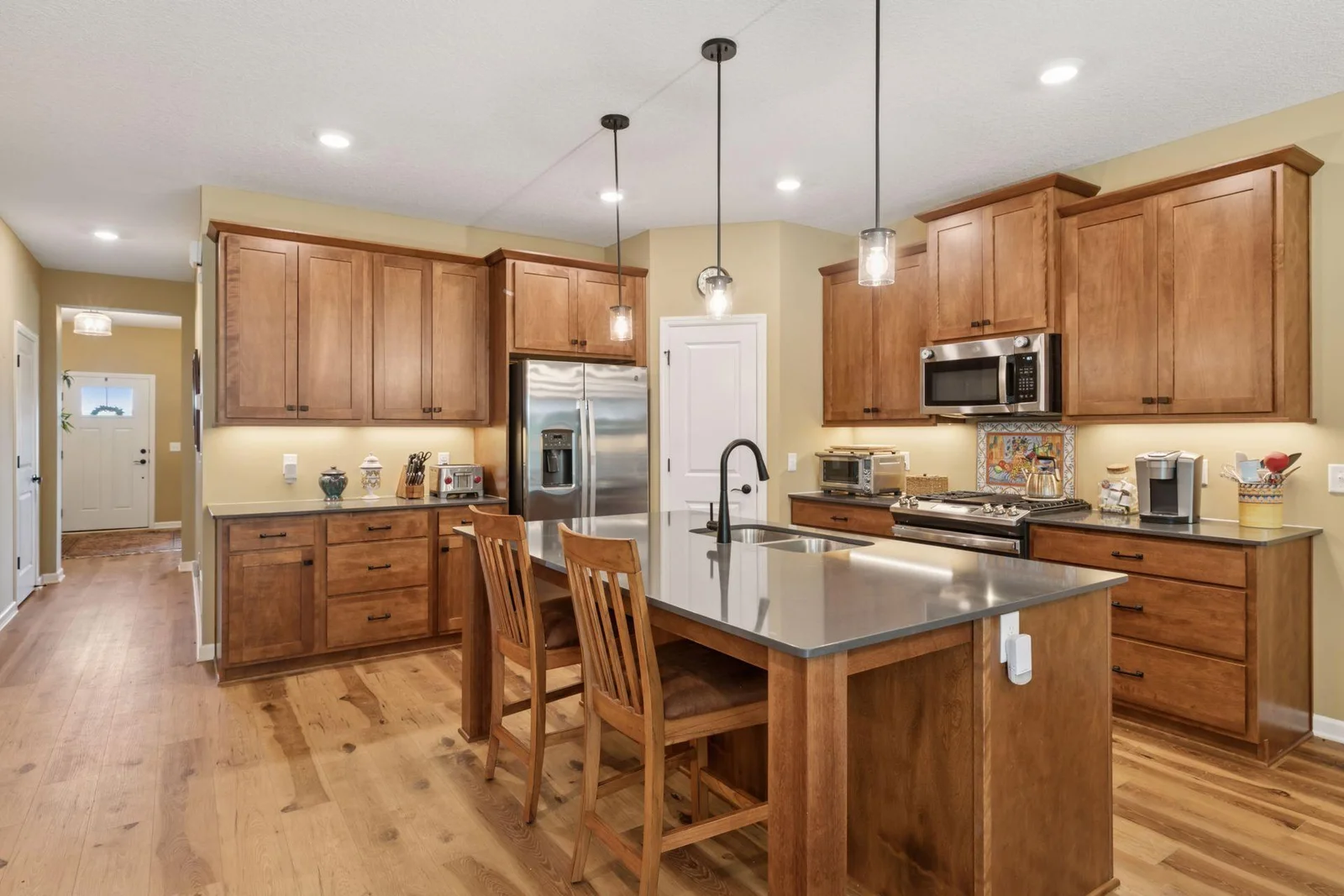 Very pretty mission style cabinetry - many drawers!
