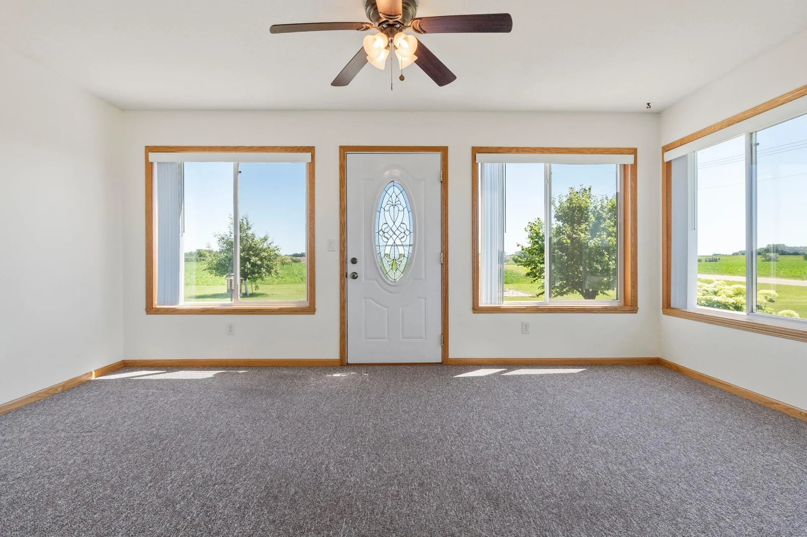 114 8th St S-Large 4 season Porch