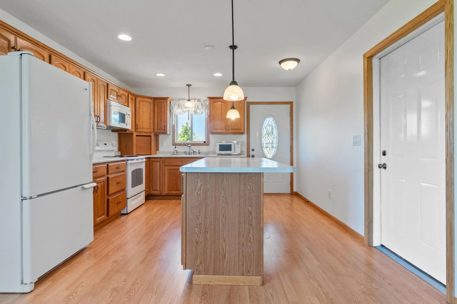 114 8th St S-Kitchen Island