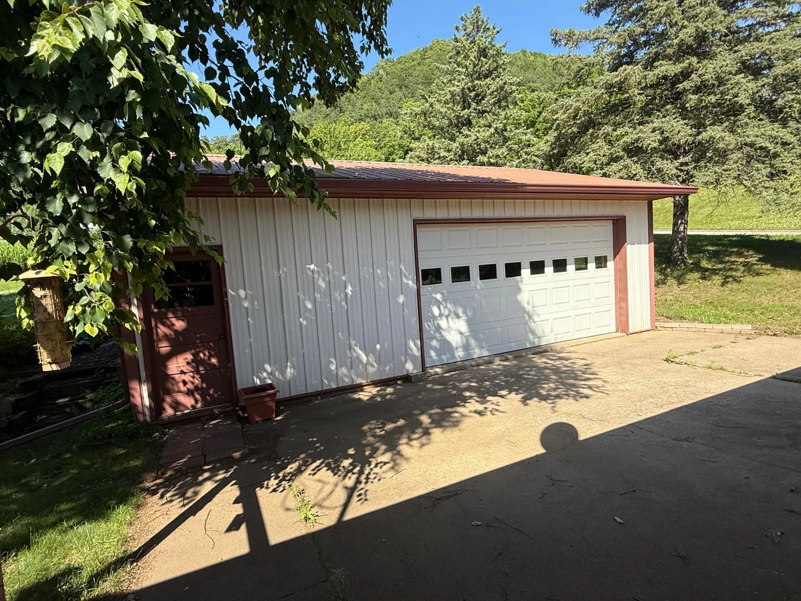 Detached Garage