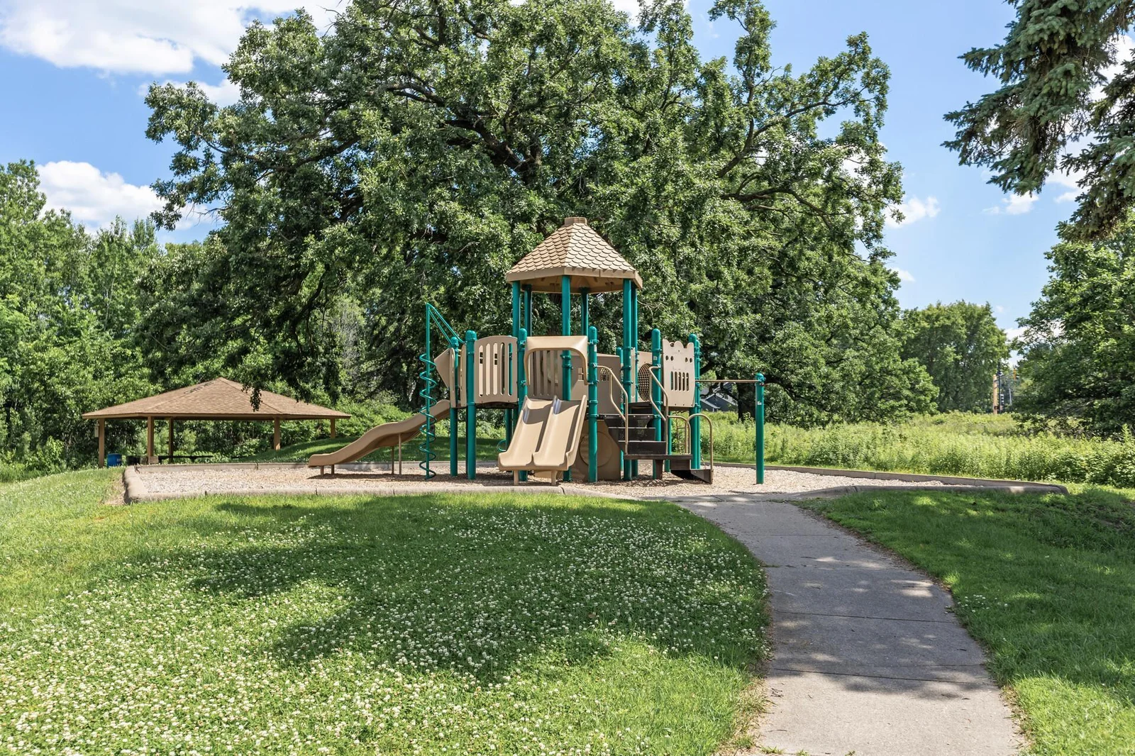 1503 Summit Shores