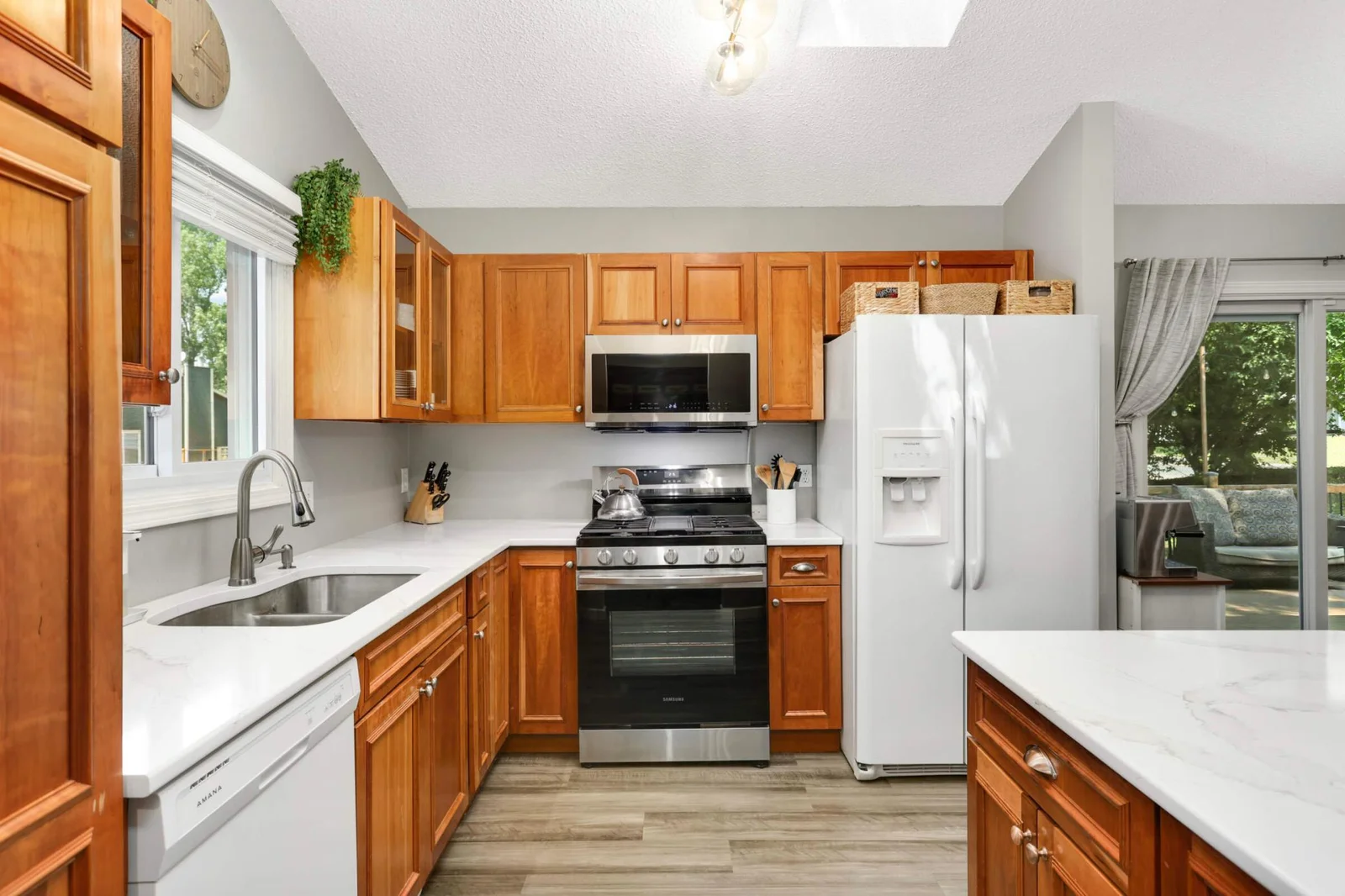 Stainless oven & microwave.